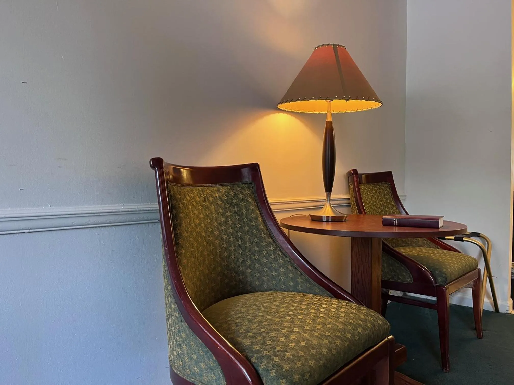 Living room in WINDTREE INN