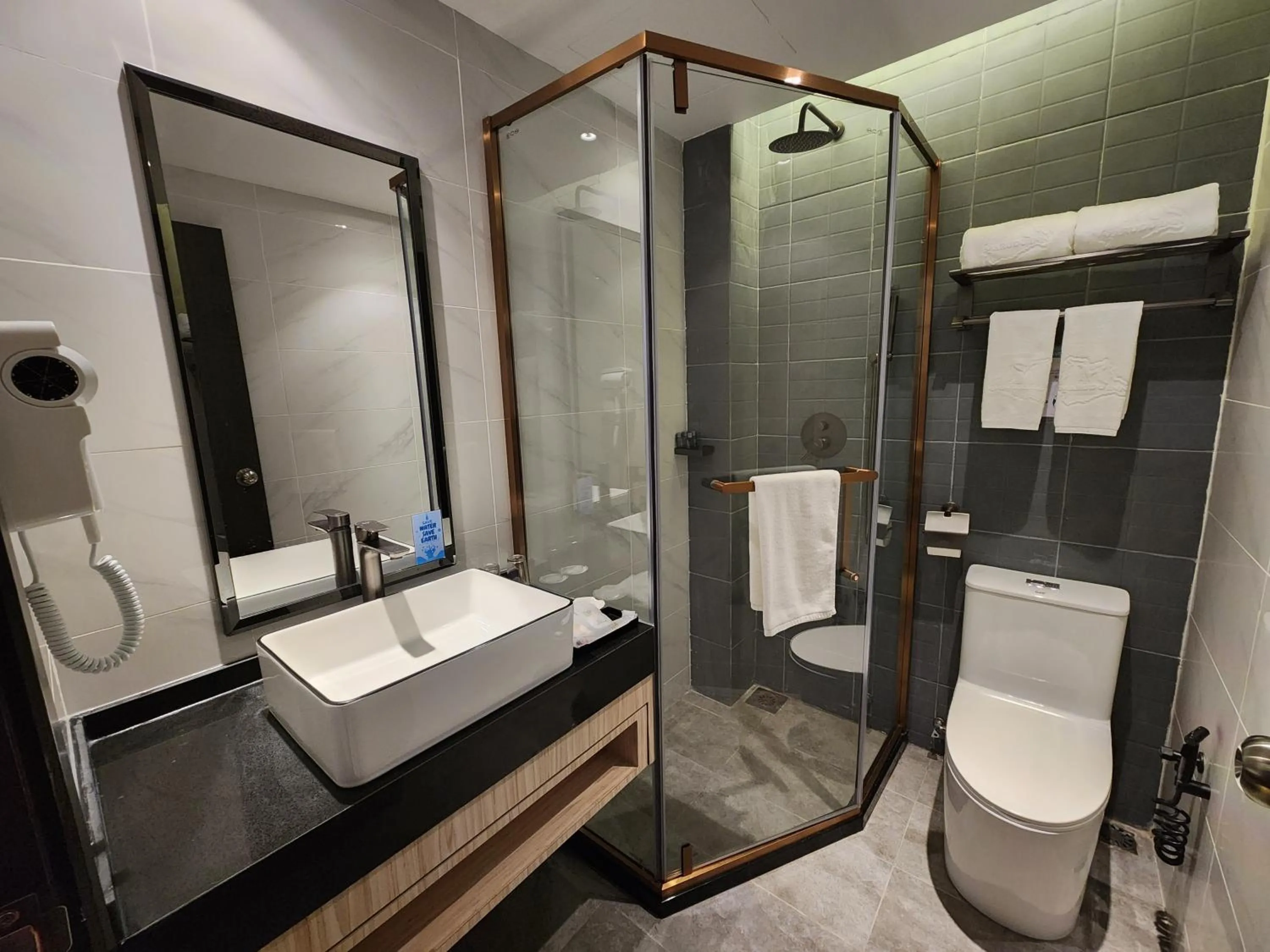 Toilet in Hotel Marudu Inn