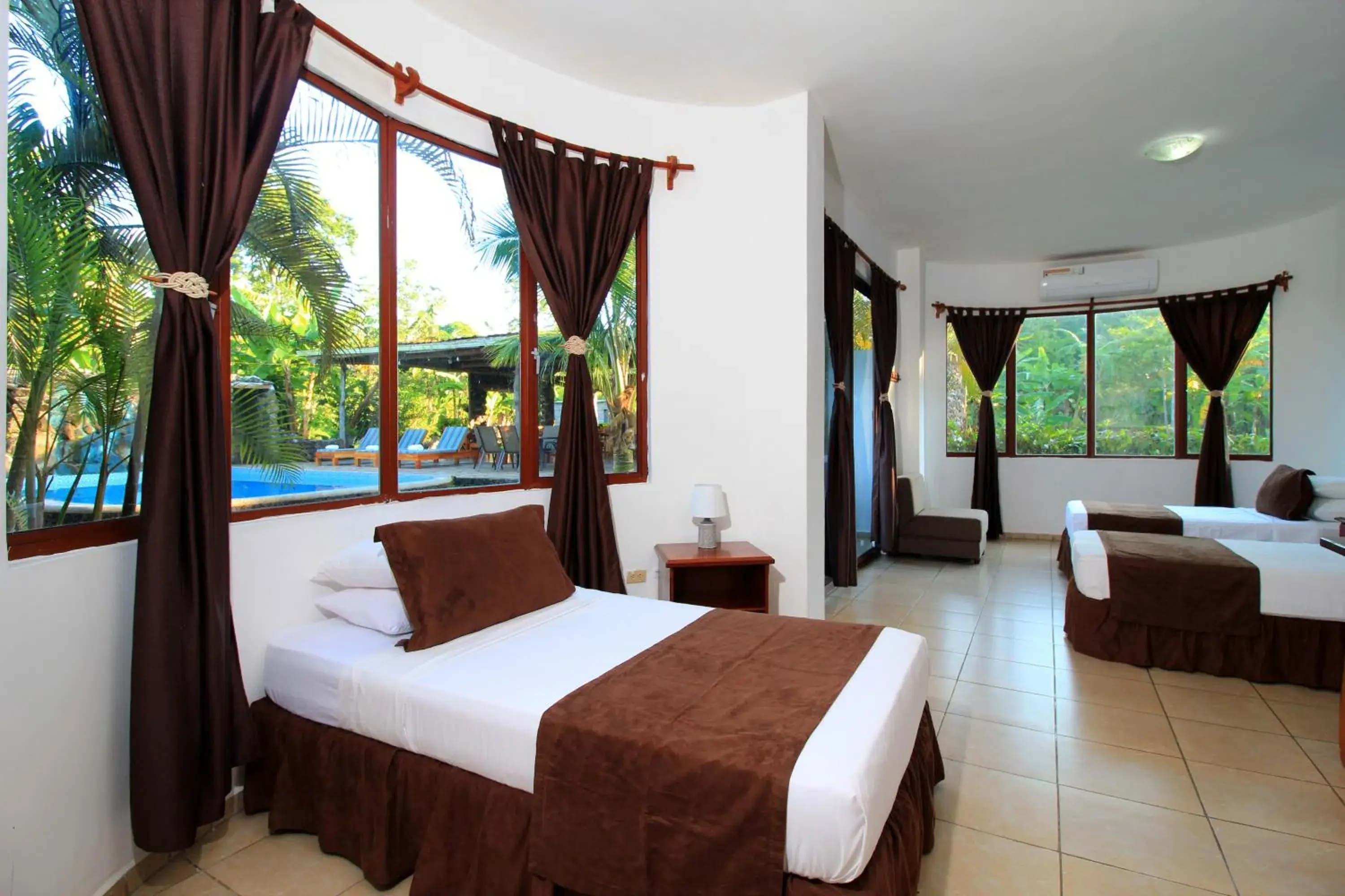 Quadruple Room in Natura Gardens Galápagos Quadruple Room in Natura Gardens Galápagos