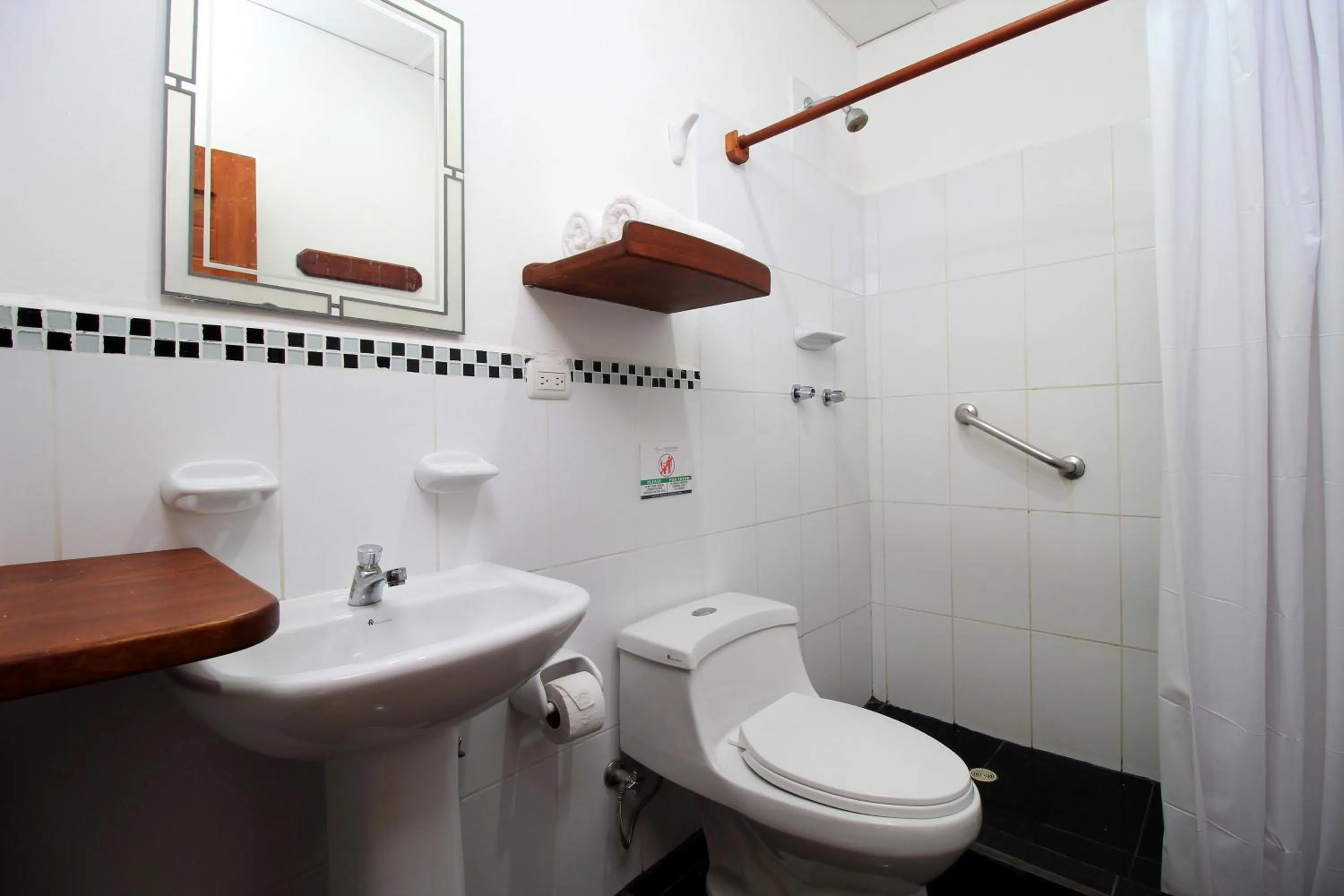 Shower in Natura Gardens Galápagos