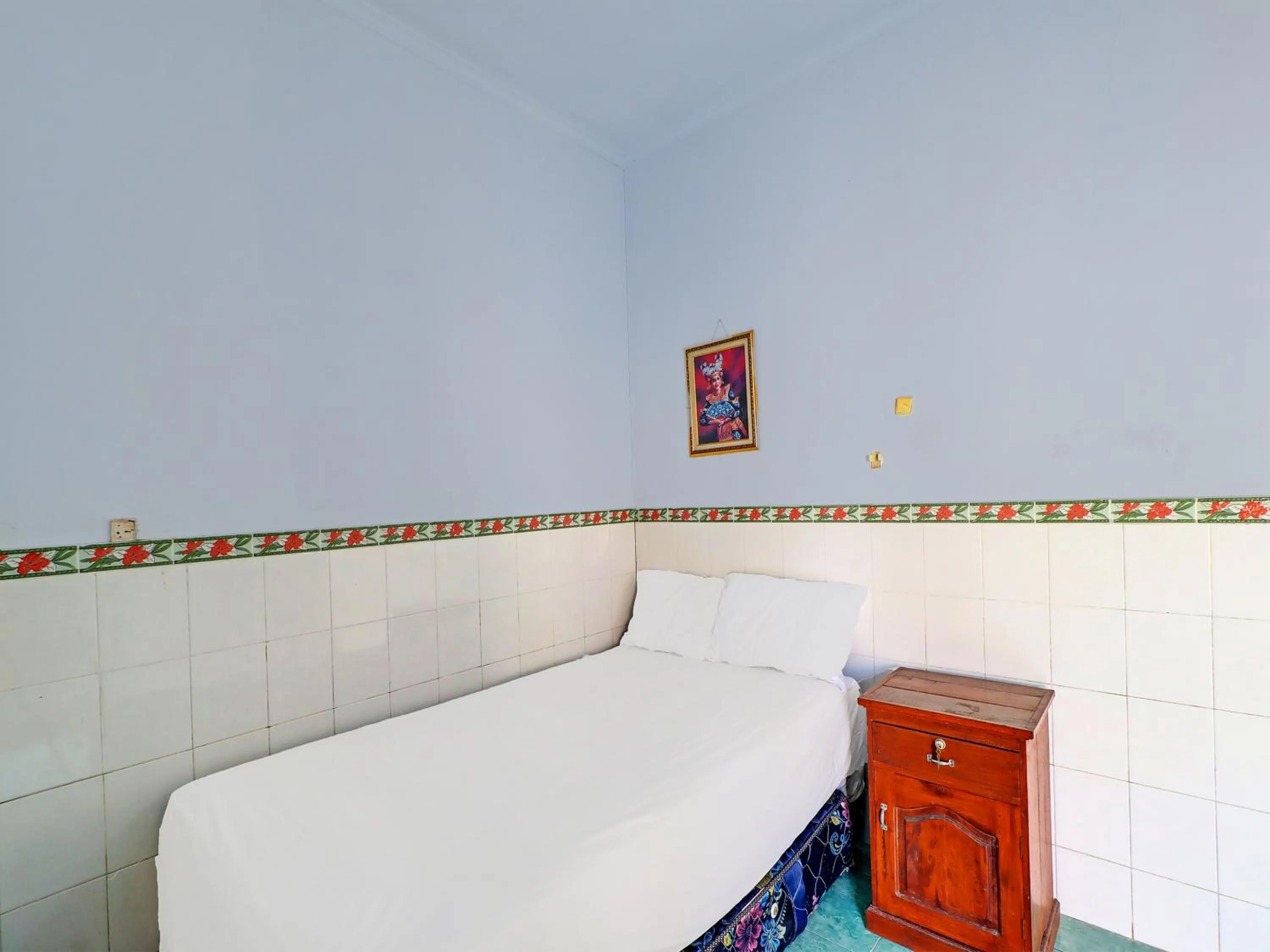 Bedroom, Bed in Hotel O Sekar Jagat Near Pantai Baluk Rening