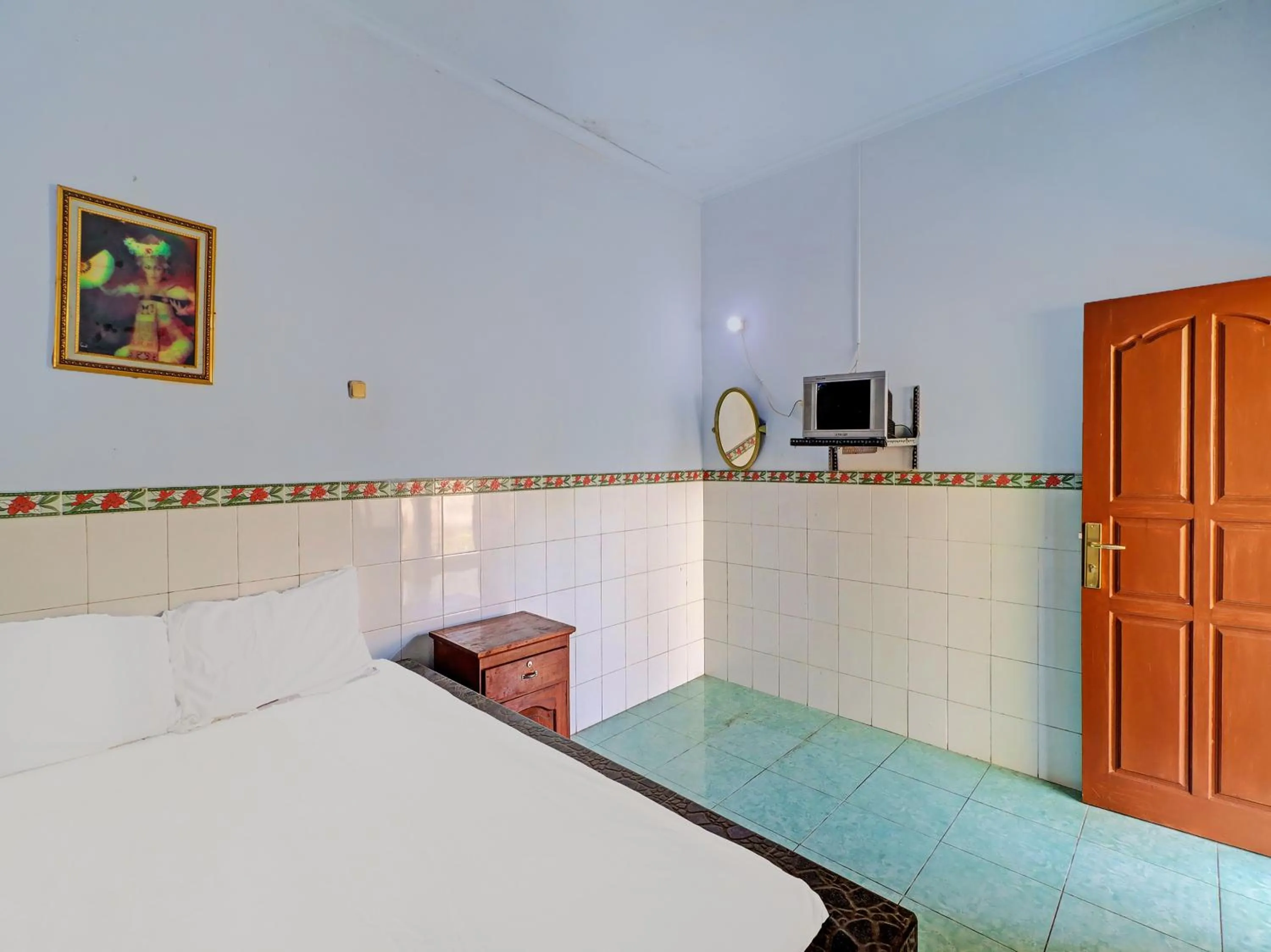 Bedroom, Bed in Hotel O Sekar Jagat Near Pantai Baluk Rening