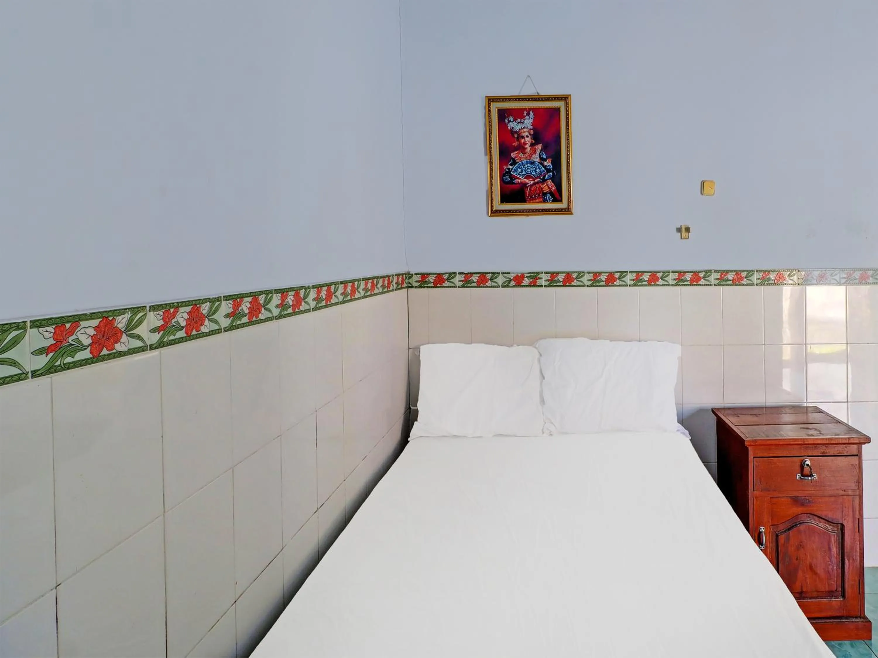 Bedroom, Bed in Hotel O Sekar Jagat Near Pantai Baluk Rening