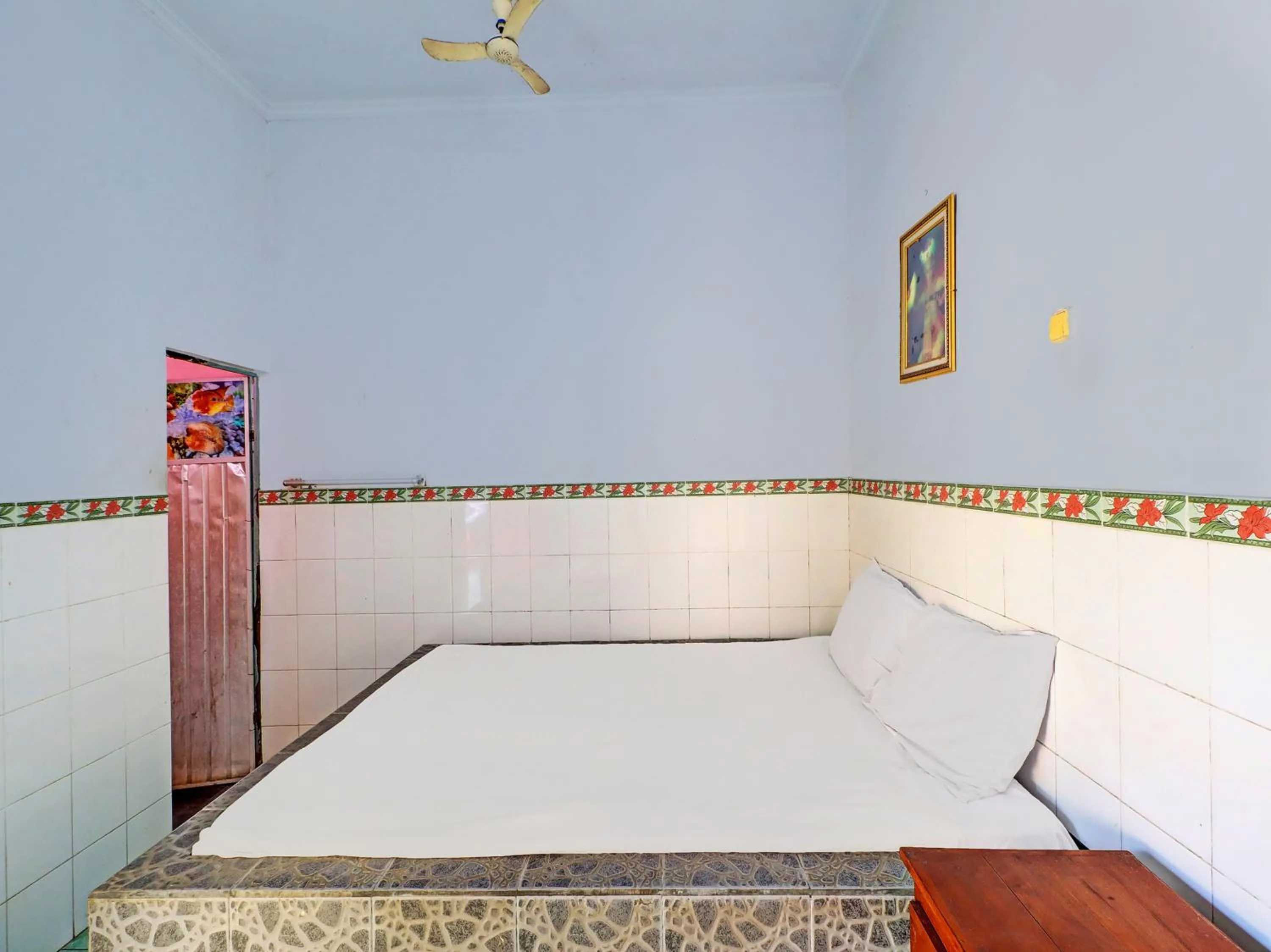 Bedroom, Bed in Hotel O Sekar Jagat Near Pantai Baluk Rening