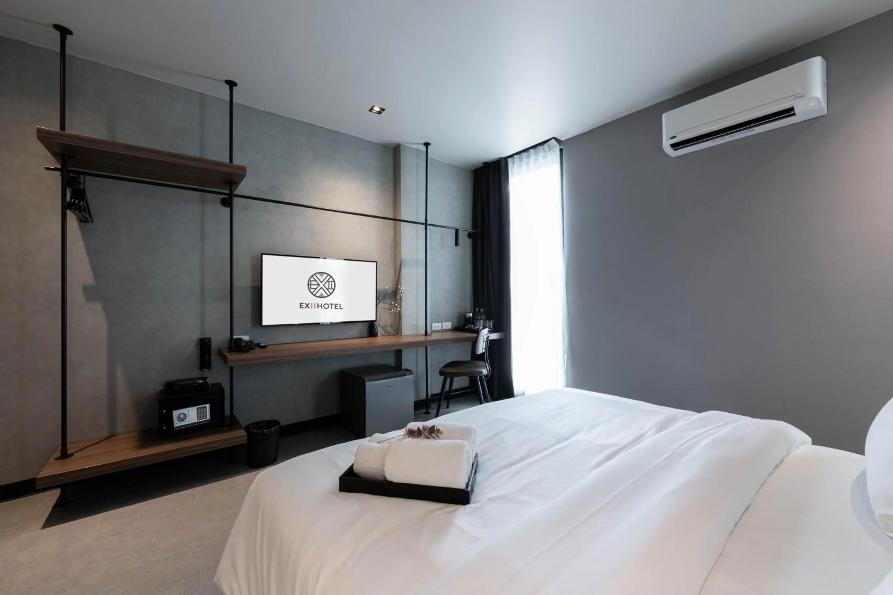TV and multimedia, Bed in EX2 Hotel