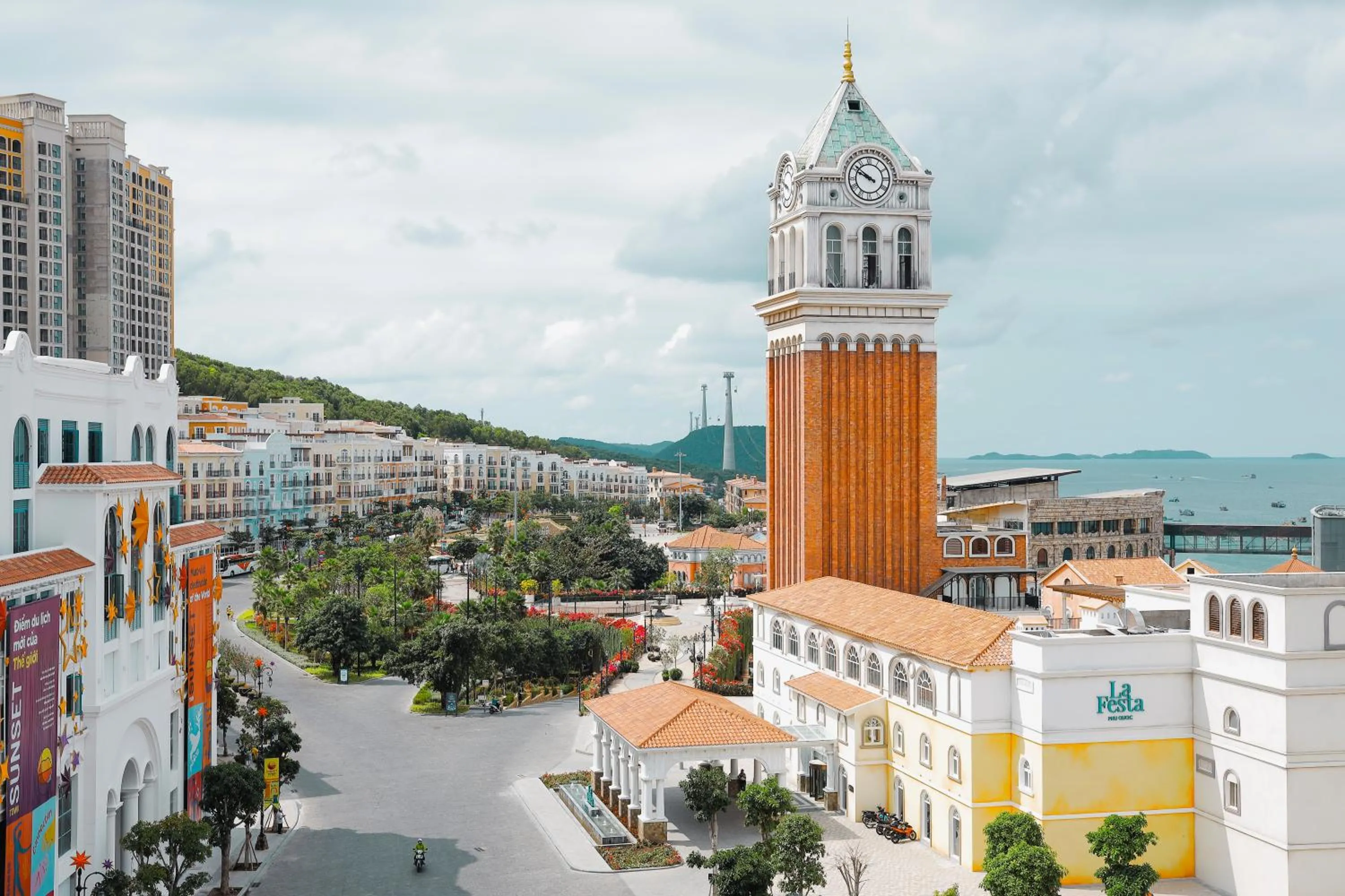 Property building in Hai Duong PQ Hotel