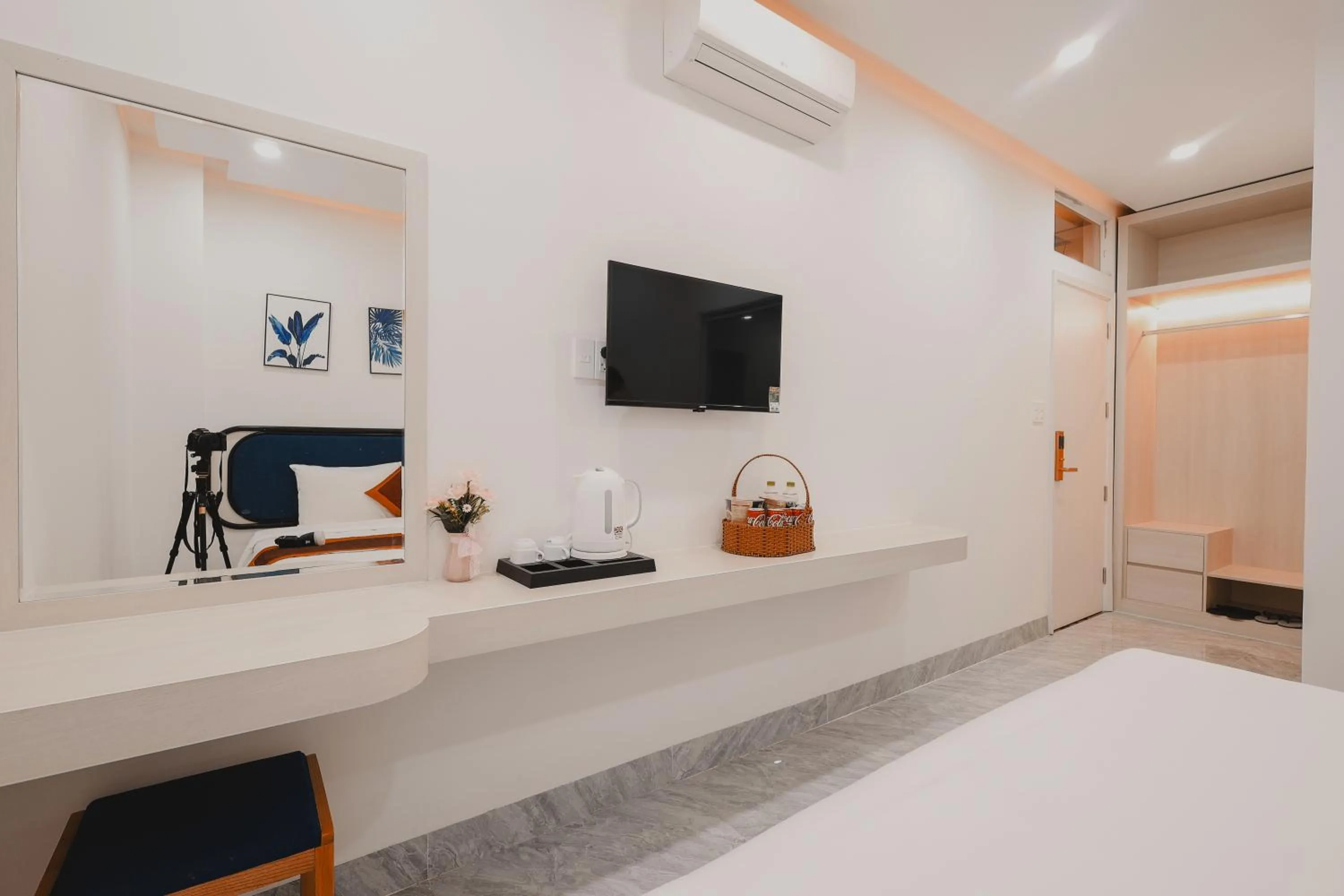 hair dresser, Bed in Hai Duong PQ Hotel