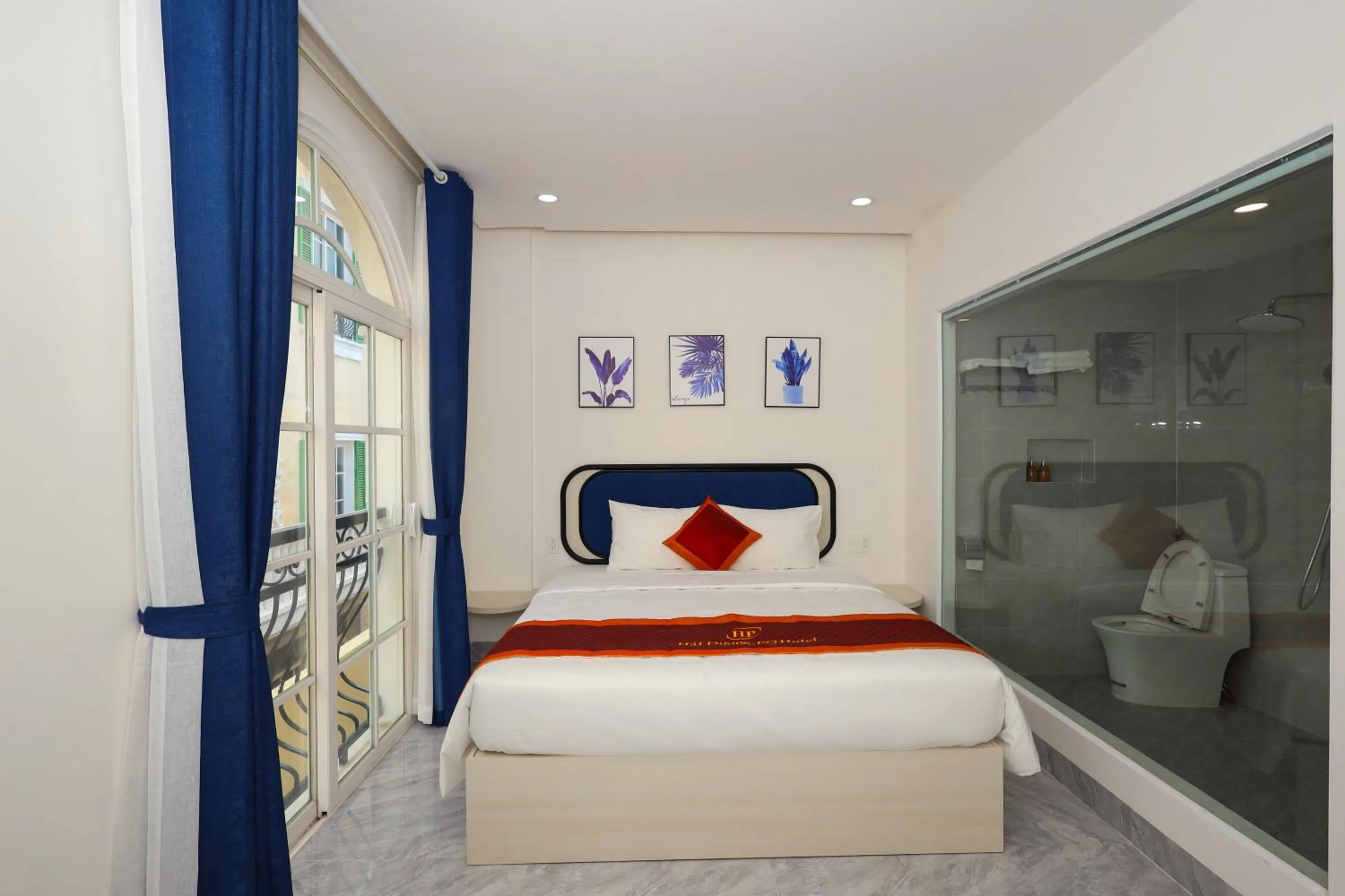 Photo of the whole room, Bed in Hai Duong PQ Hotel