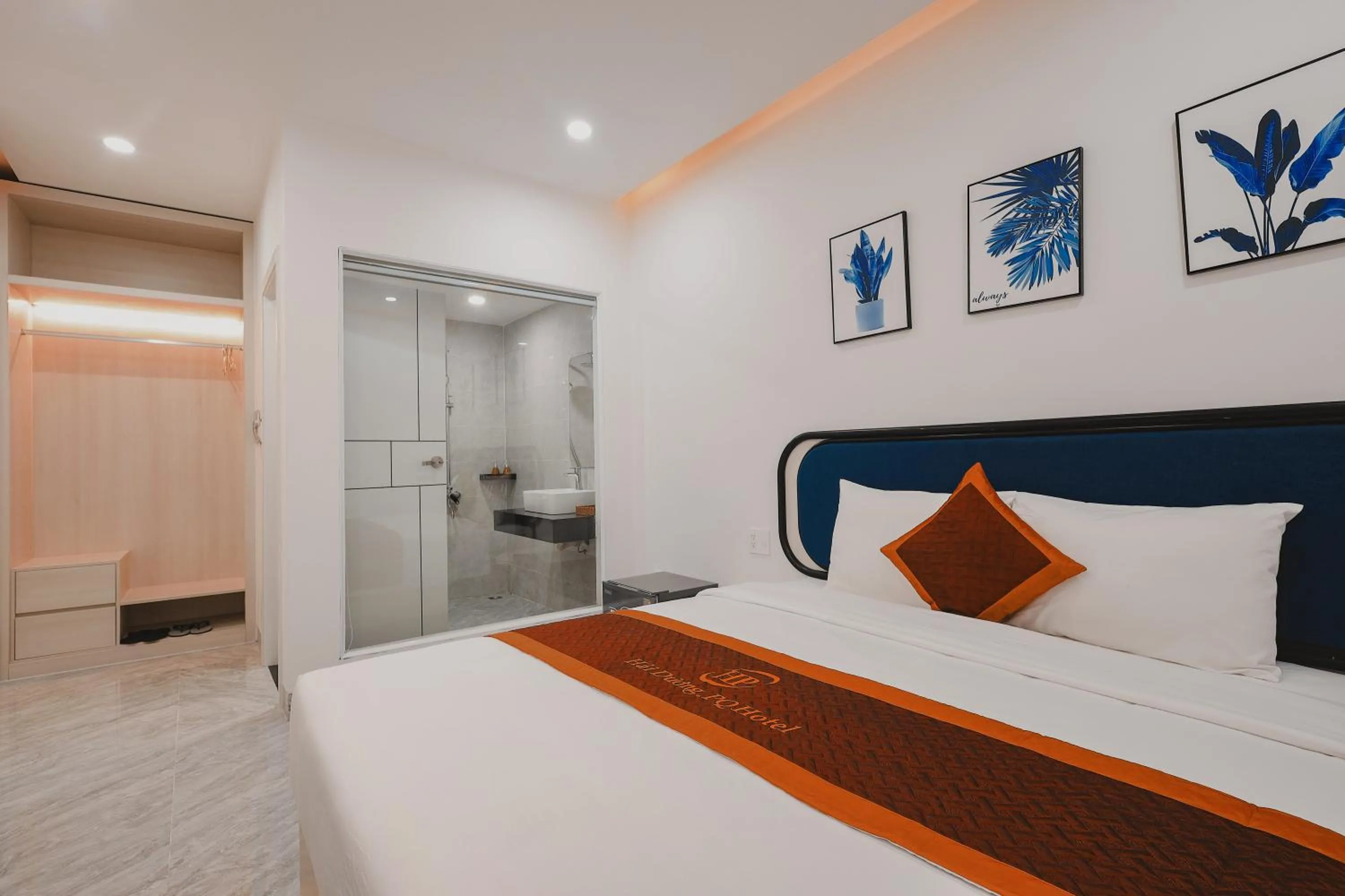 Photo of the whole room, Bed in Hai Duong PQ Hotel