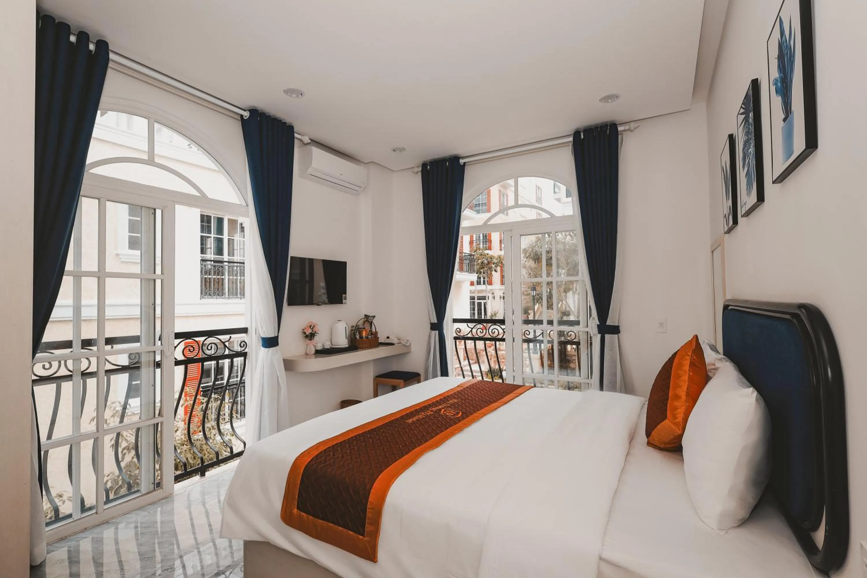 Photo of the whole room, Bed in Hai Duong PQ Hotel