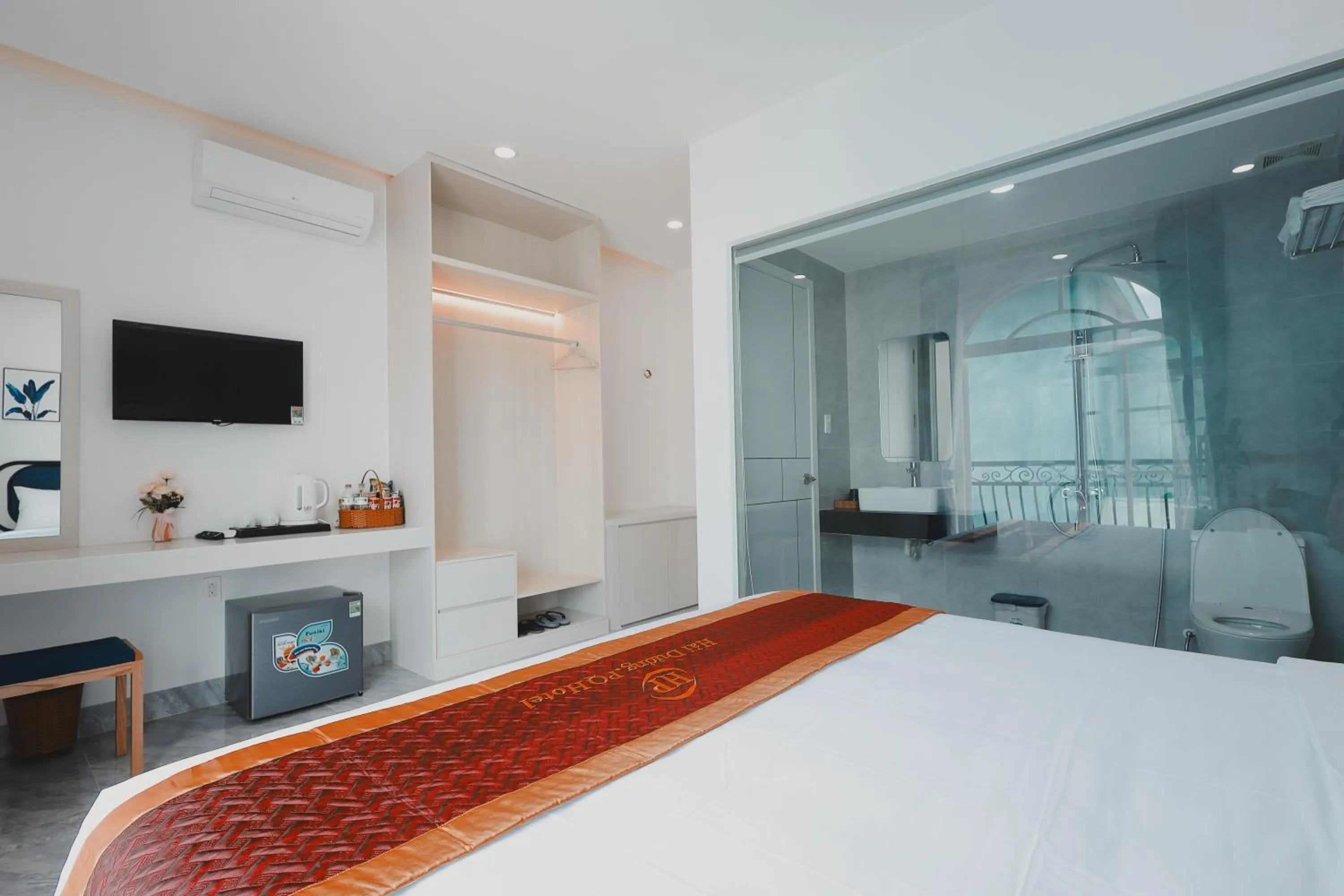 hair dresser, Bed in Hai Duong PQ Hotel