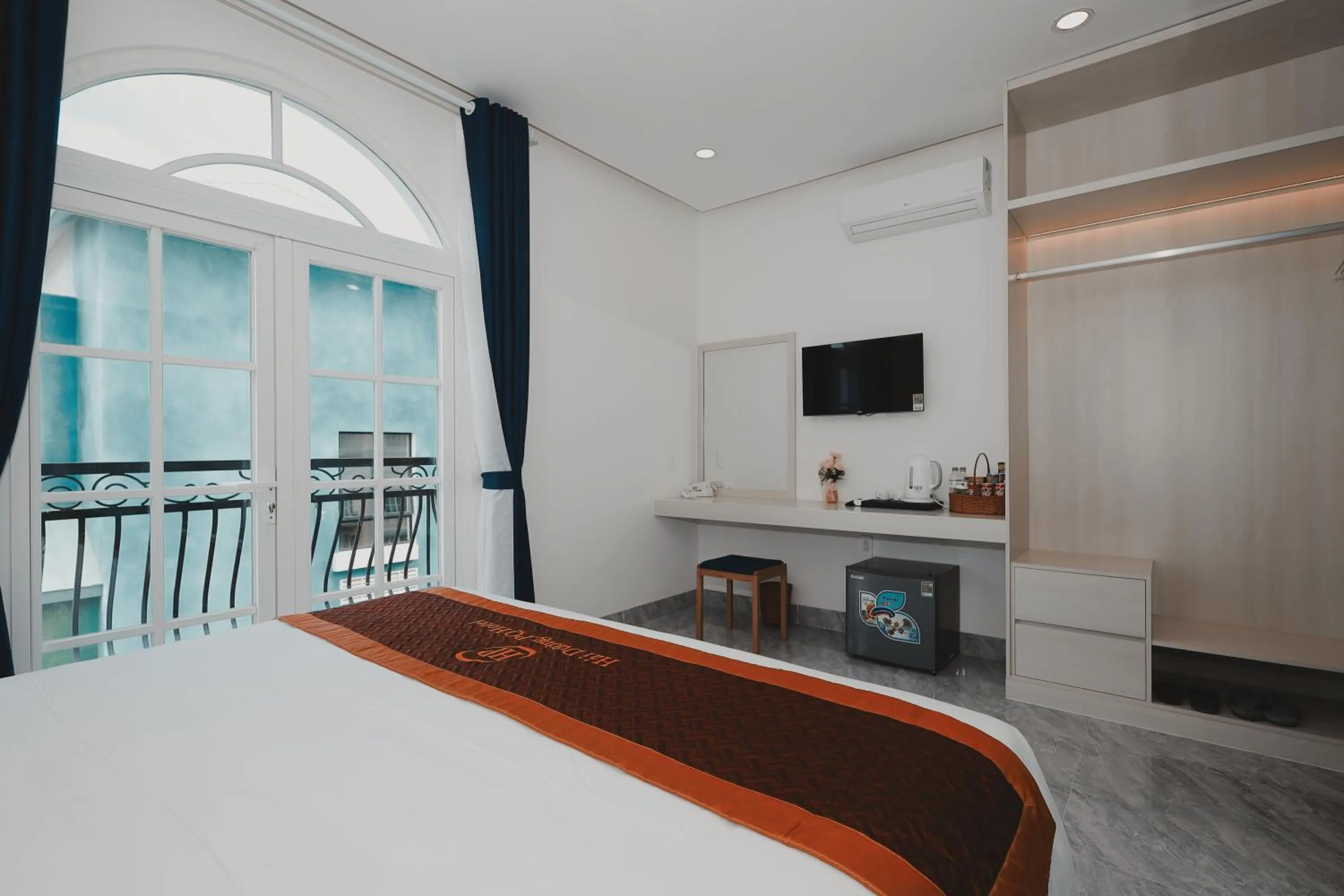 Photo of the whole room, Bed in Hai Duong PQ Hotel