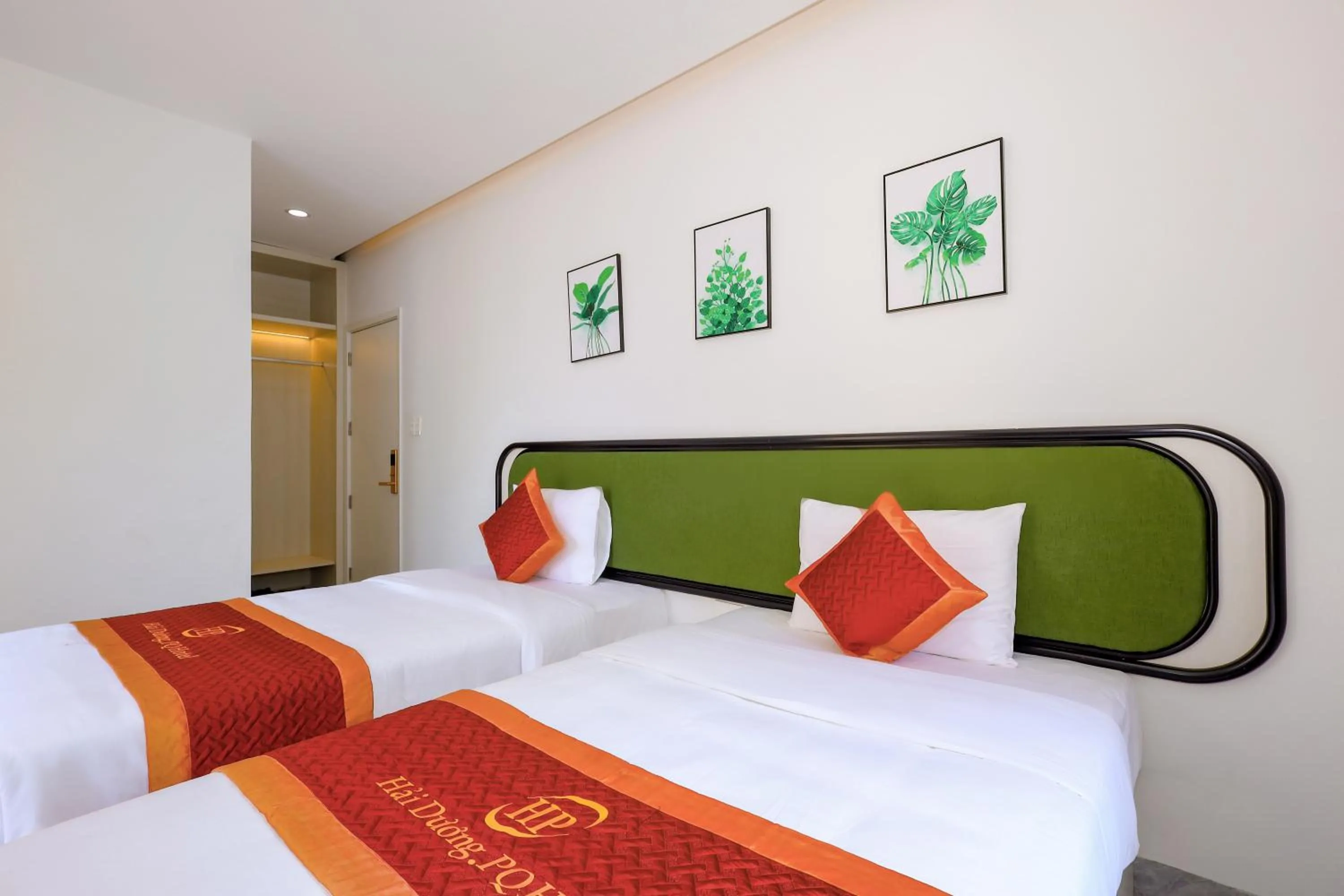 Bedroom, Bed in Hai Duong PQ Hotel