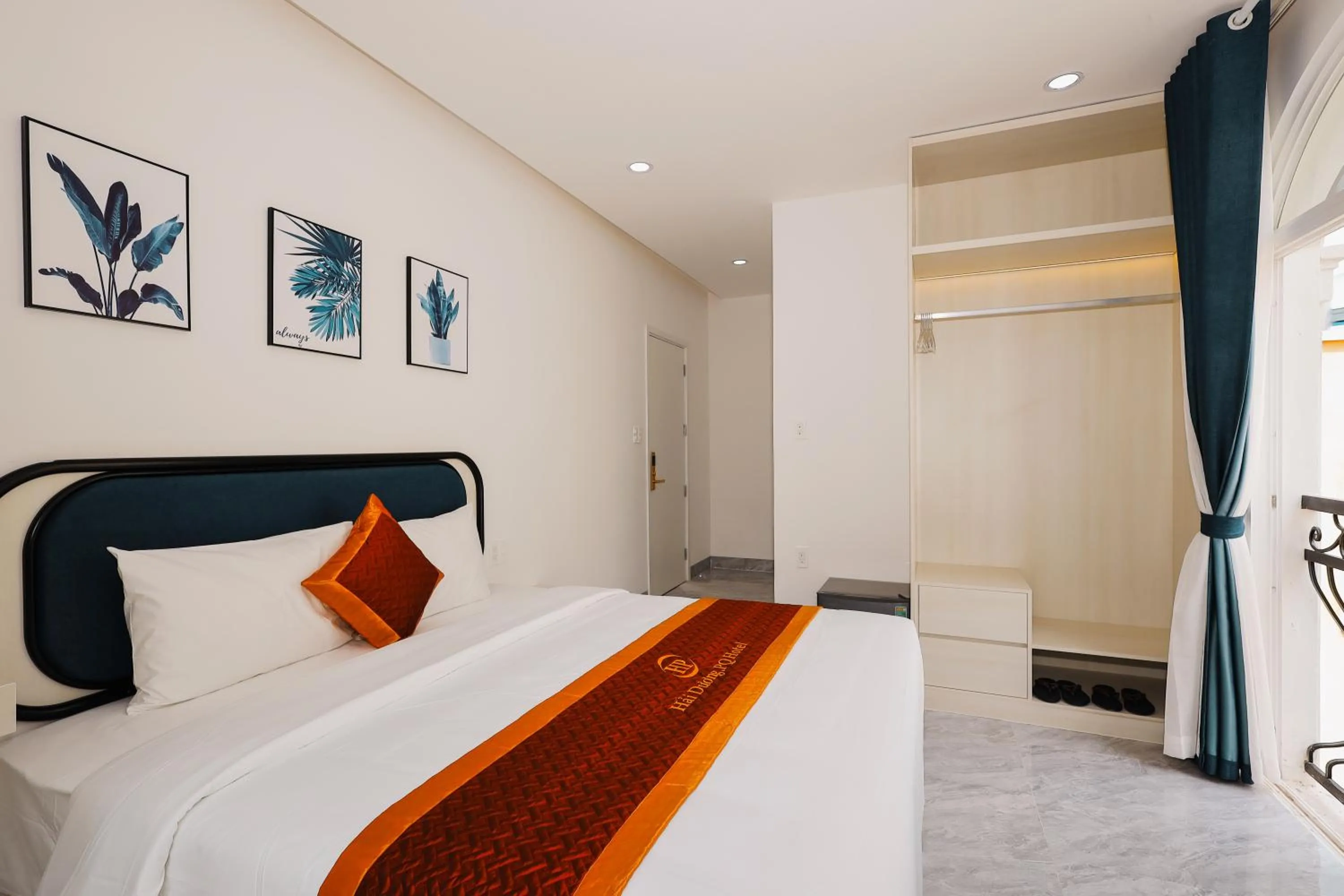 Photo of the whole room, Bed in Hai Duong PQ Hotel