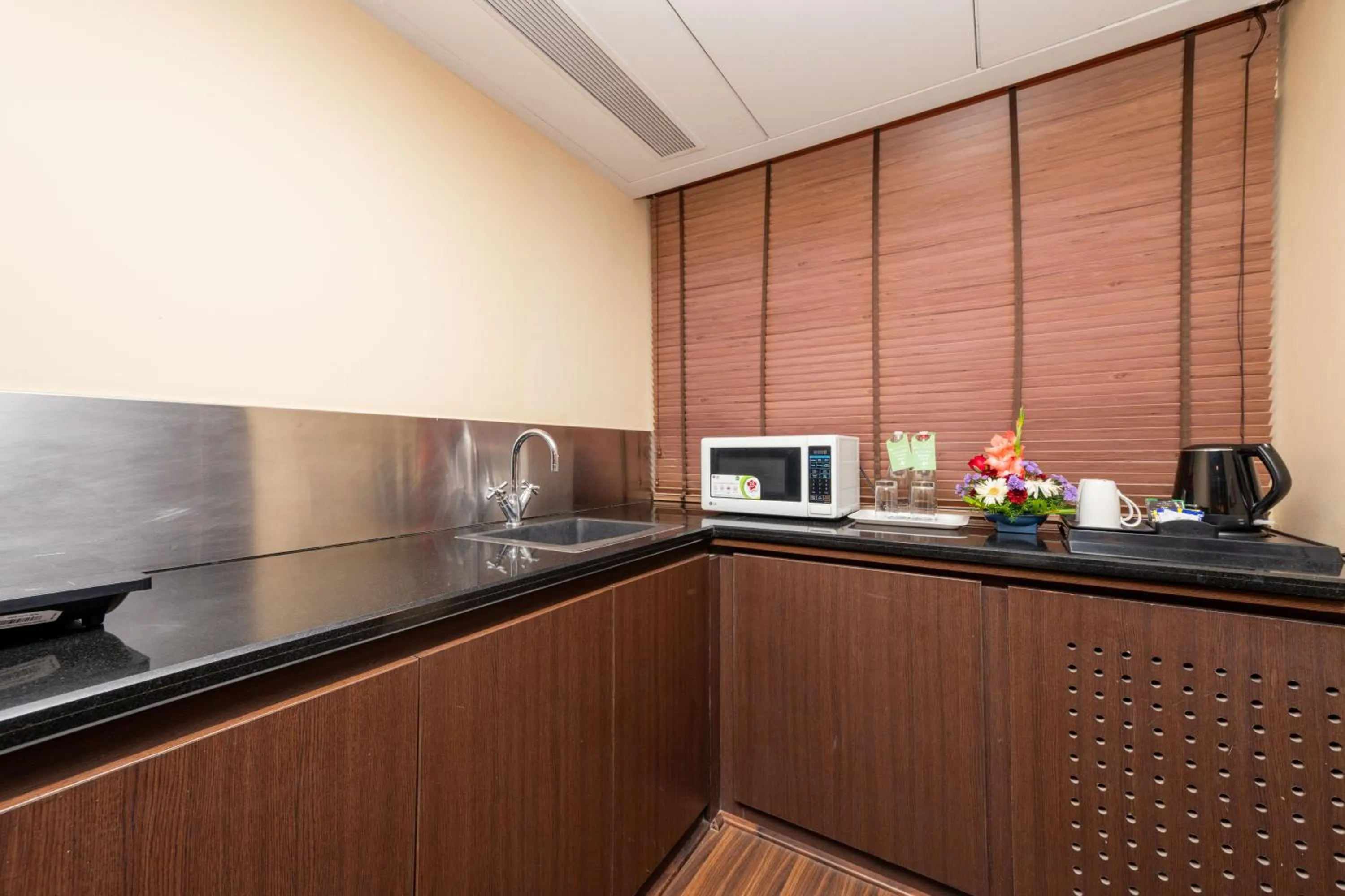 Kitchen or kitchenette in THE WOODROSE