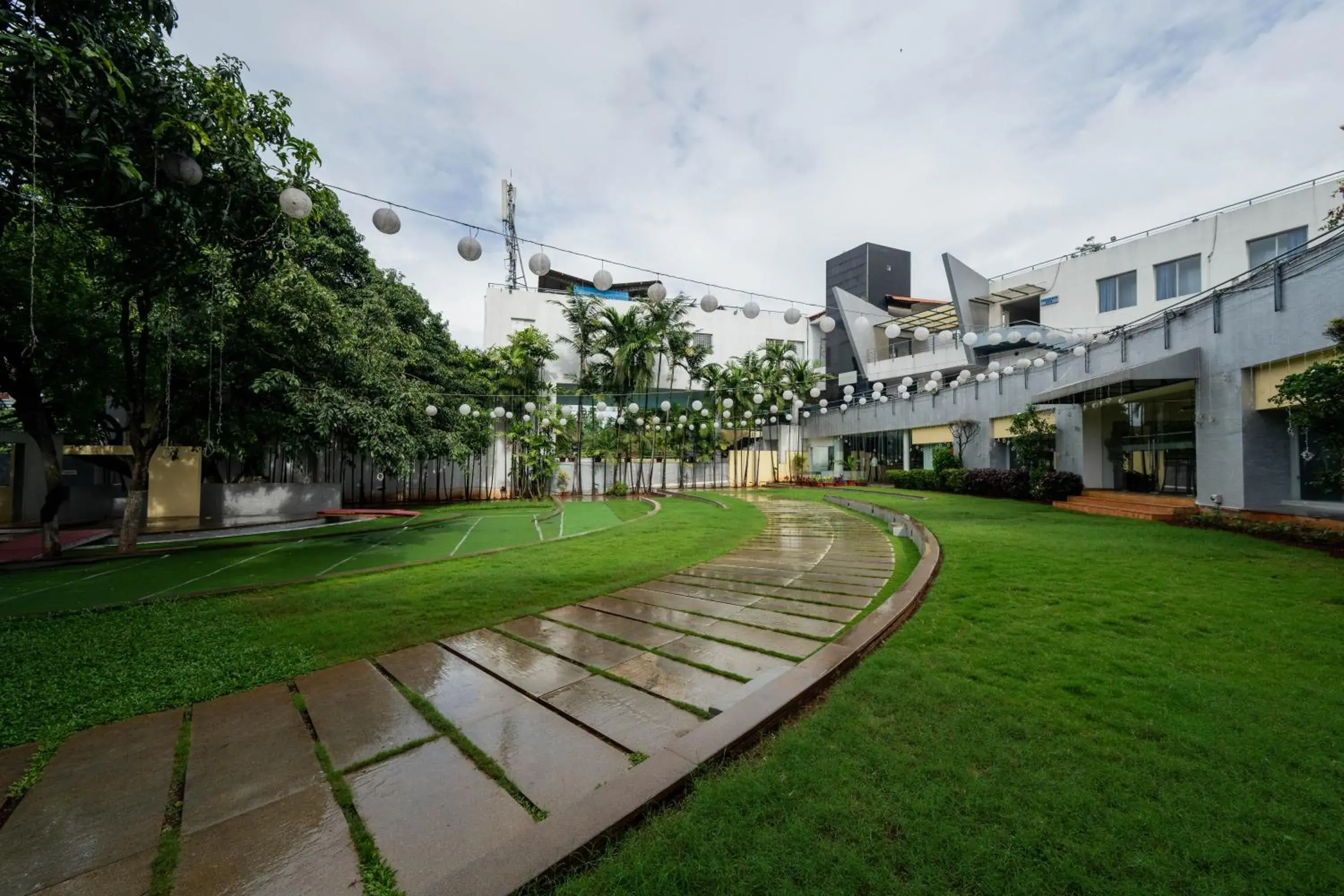 Garden view in THE WOODROSE Garden view in THE WOODROSE