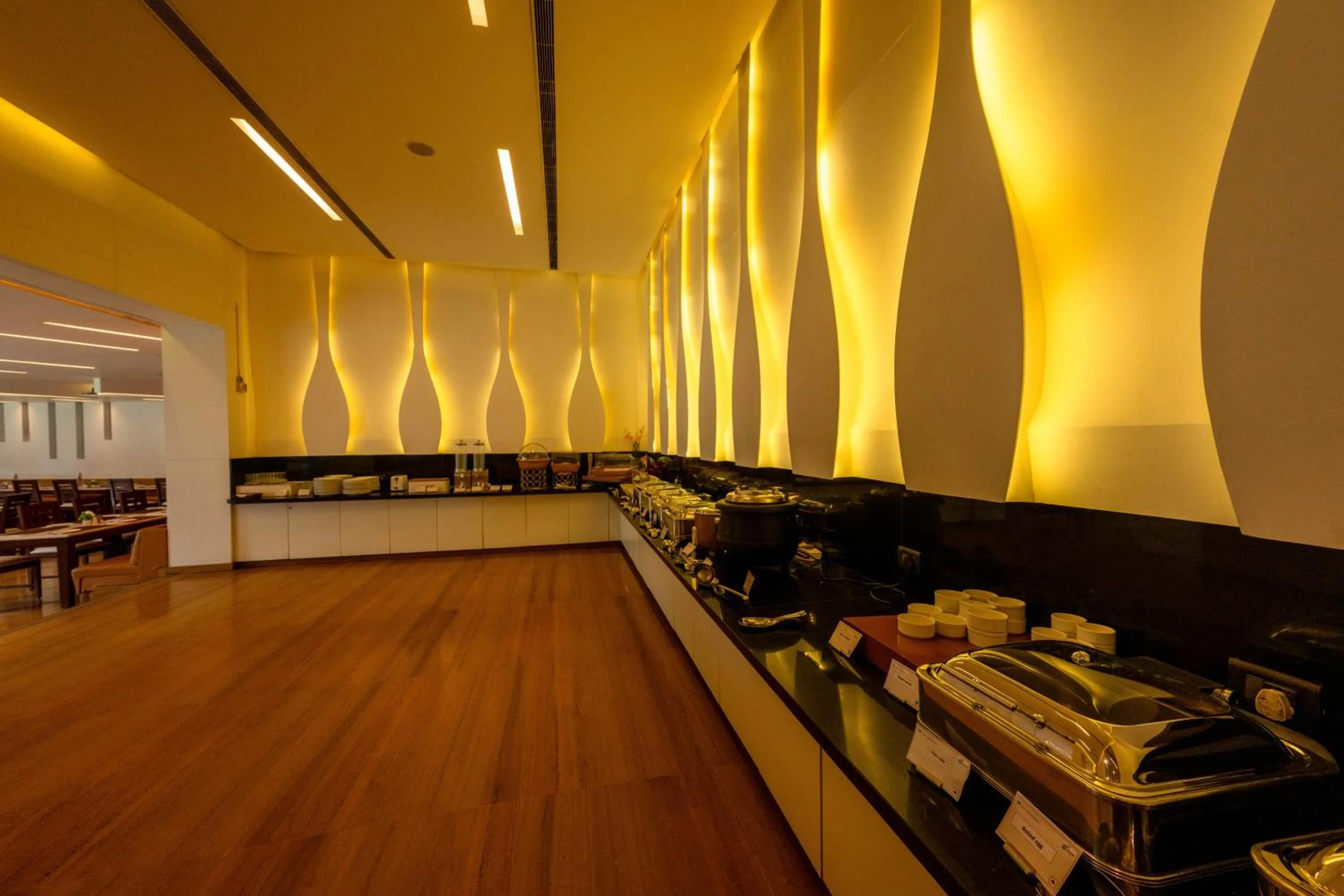 Food and drinks in THE WOODROSE