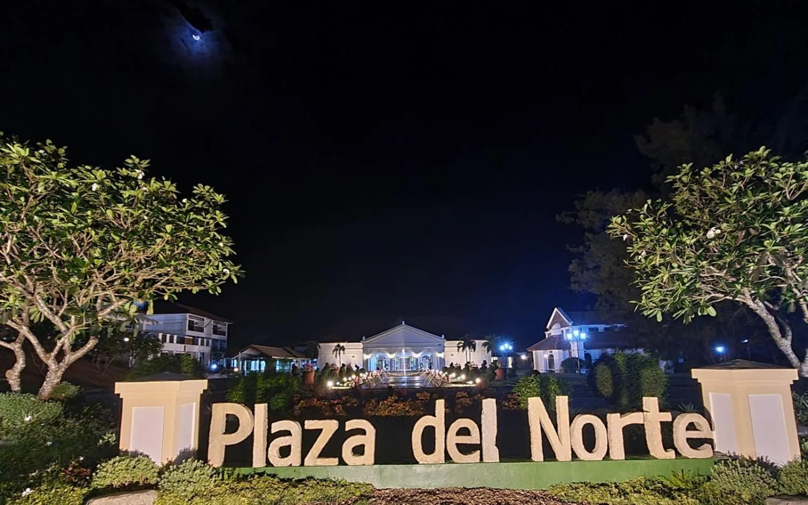 Night in Plaza Del Norte Hotel and Convention Center