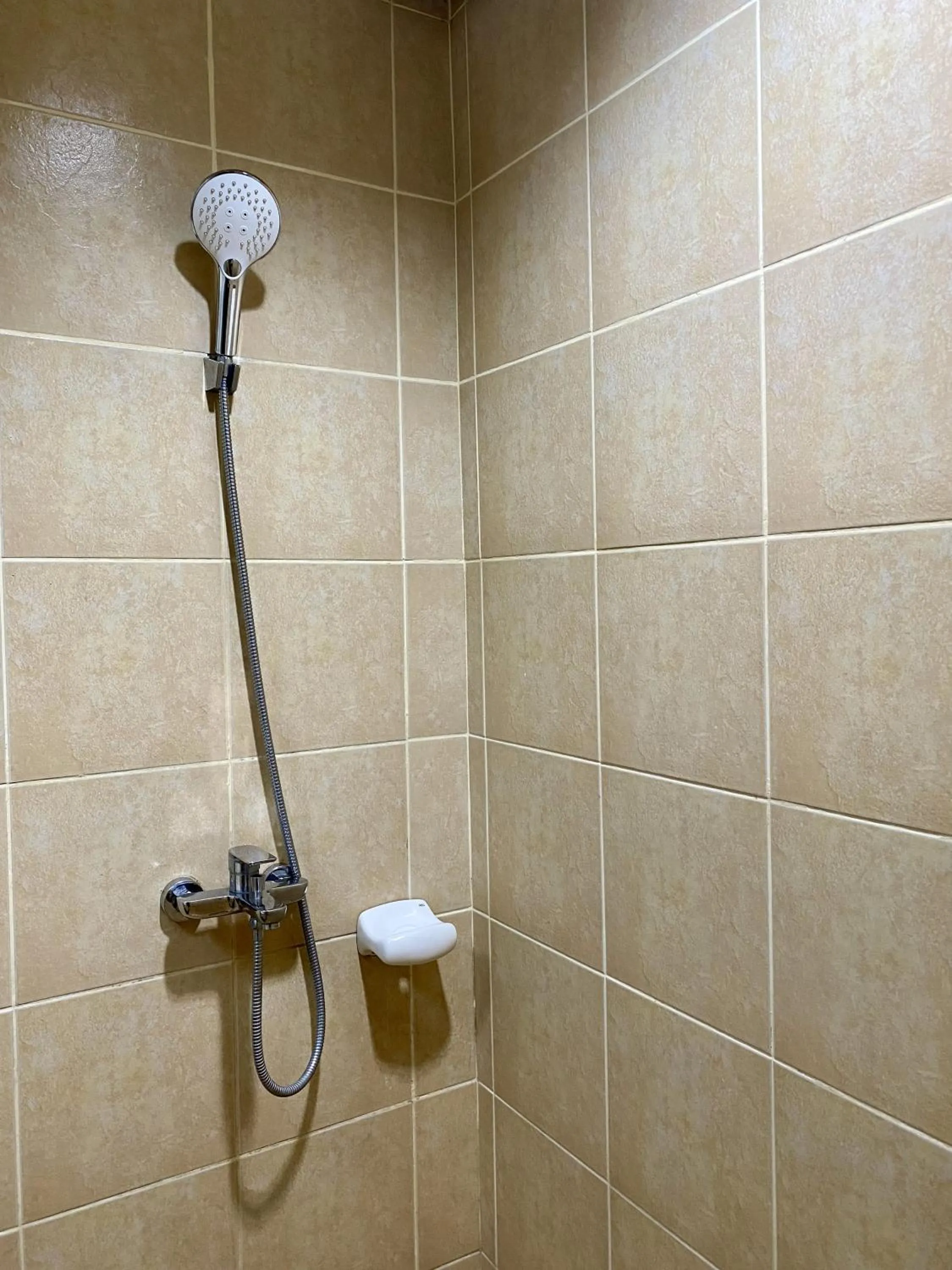 Shower in Plaza Del Norte Hotel and Convention Center