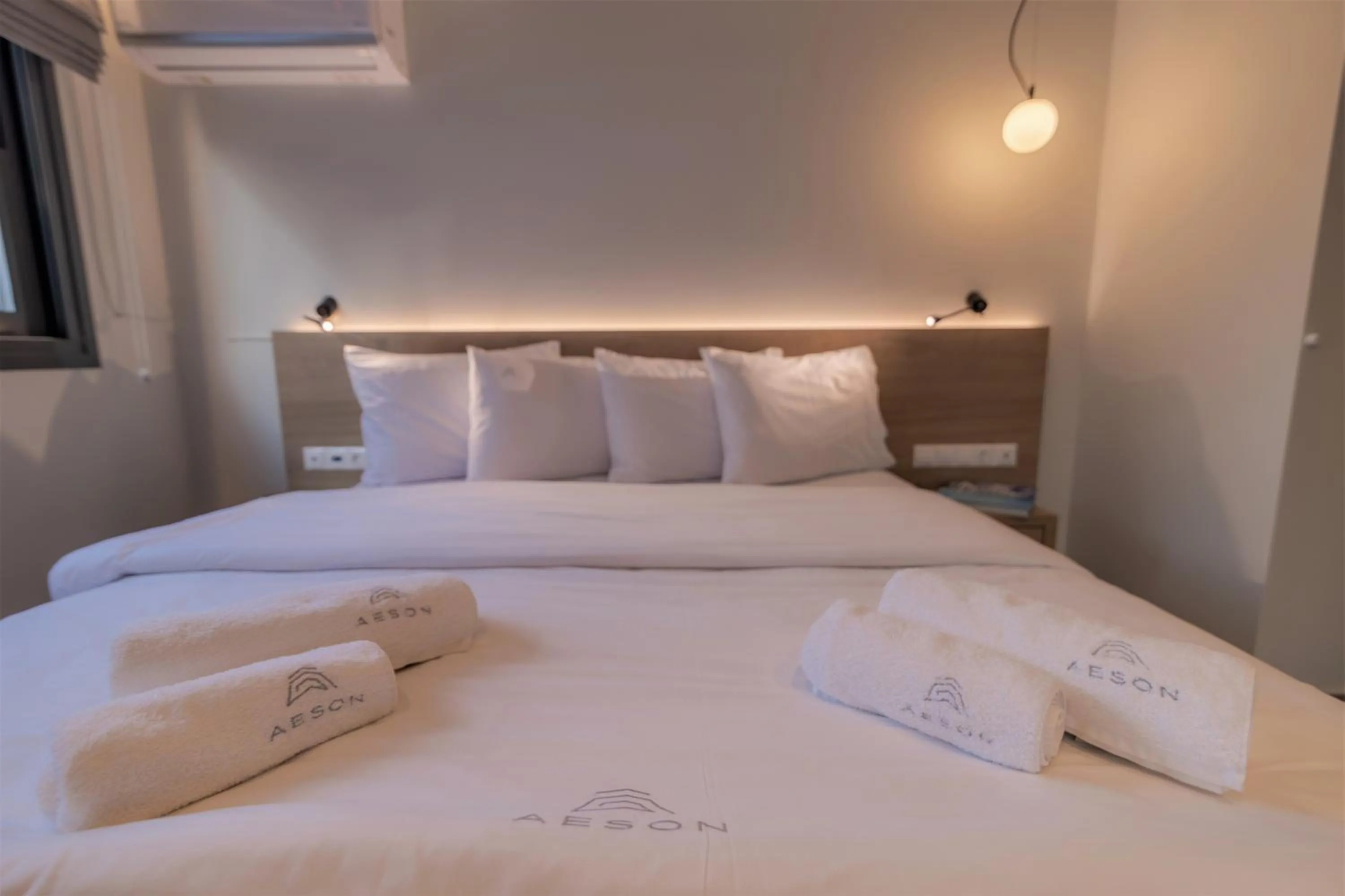 Bed in Aeson Premium Living