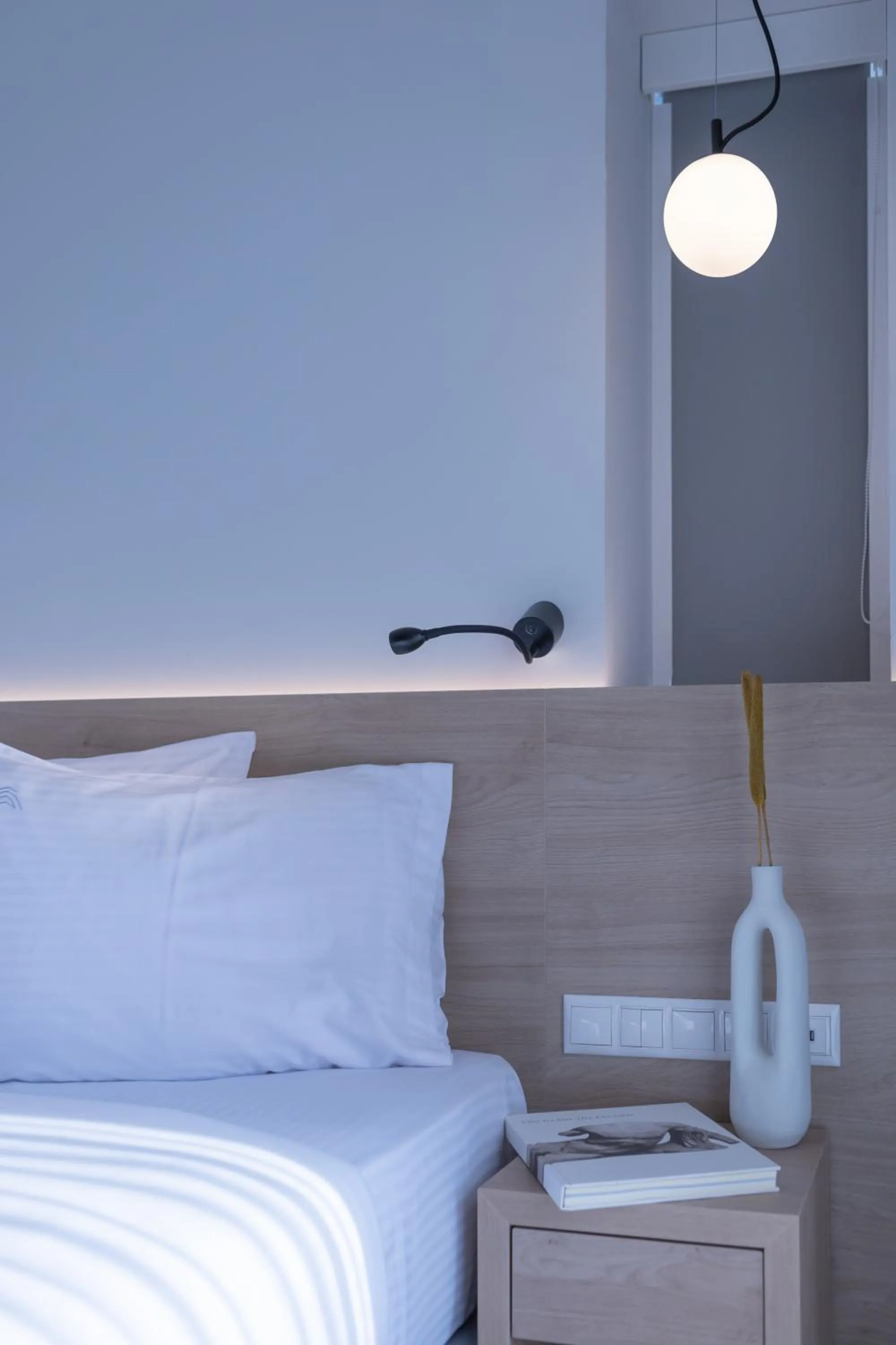 Bed in Aeson Premium Living