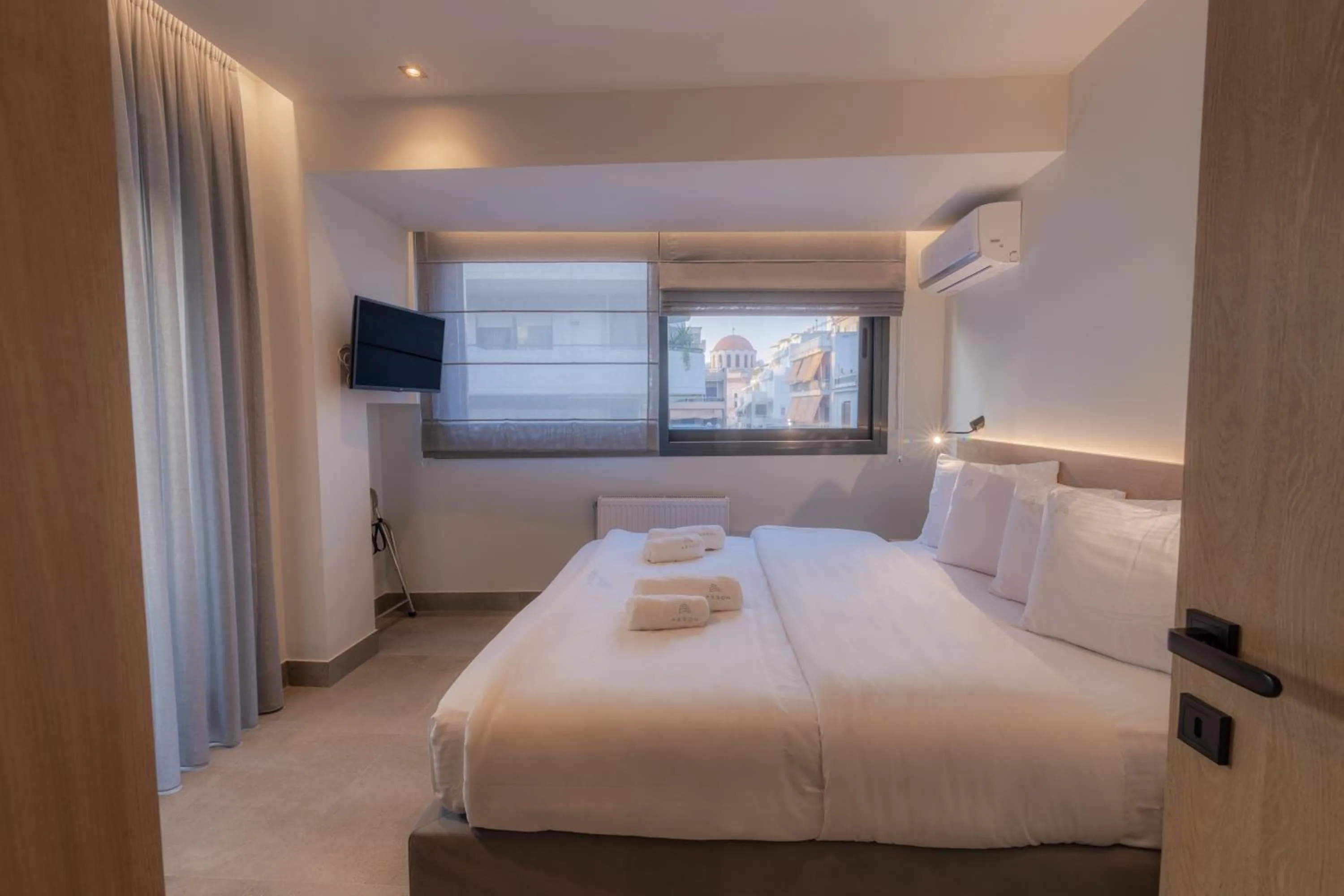 Bed in Aeson Premium Living