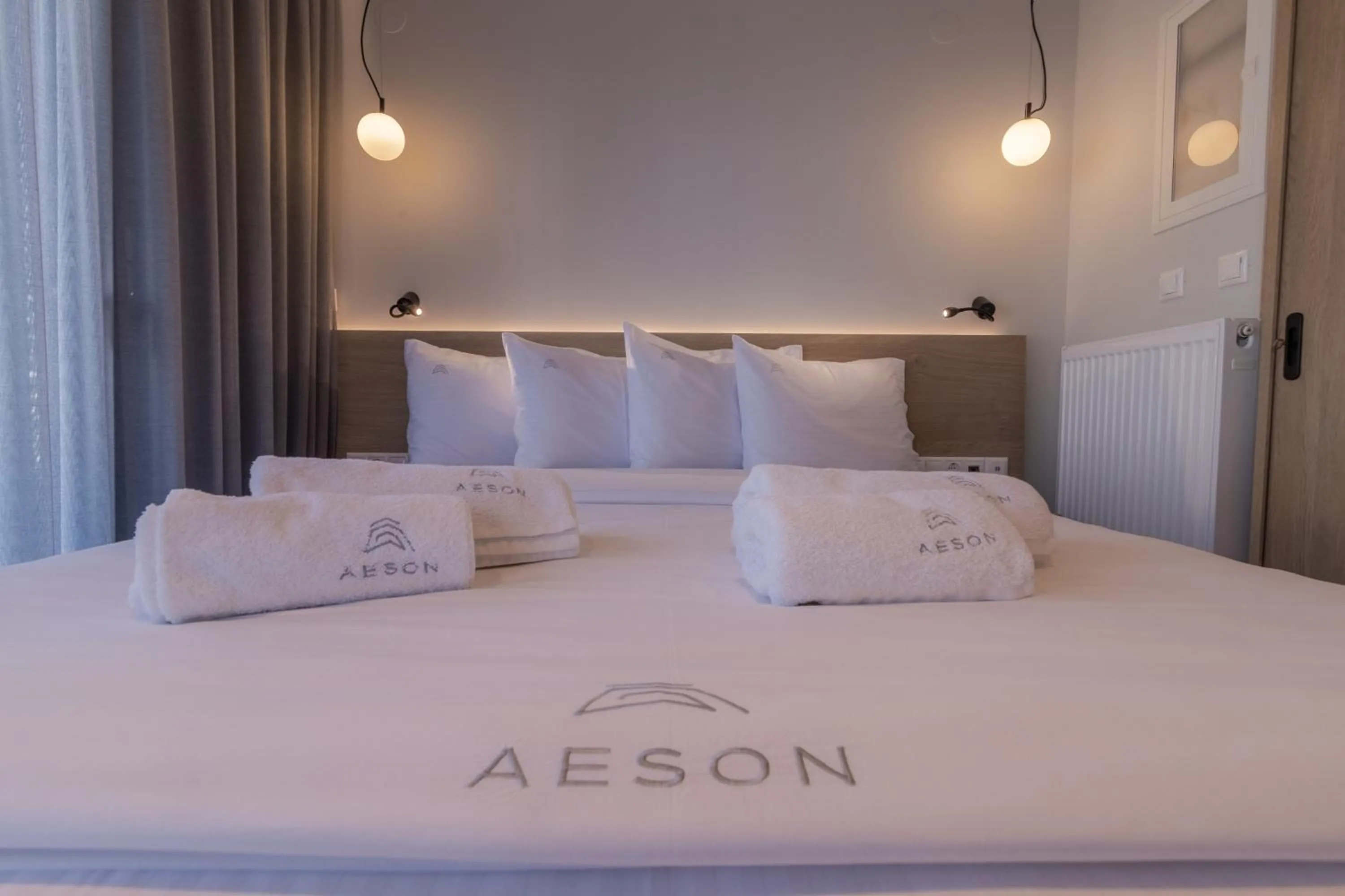 Bed in Aeson Premium Living
