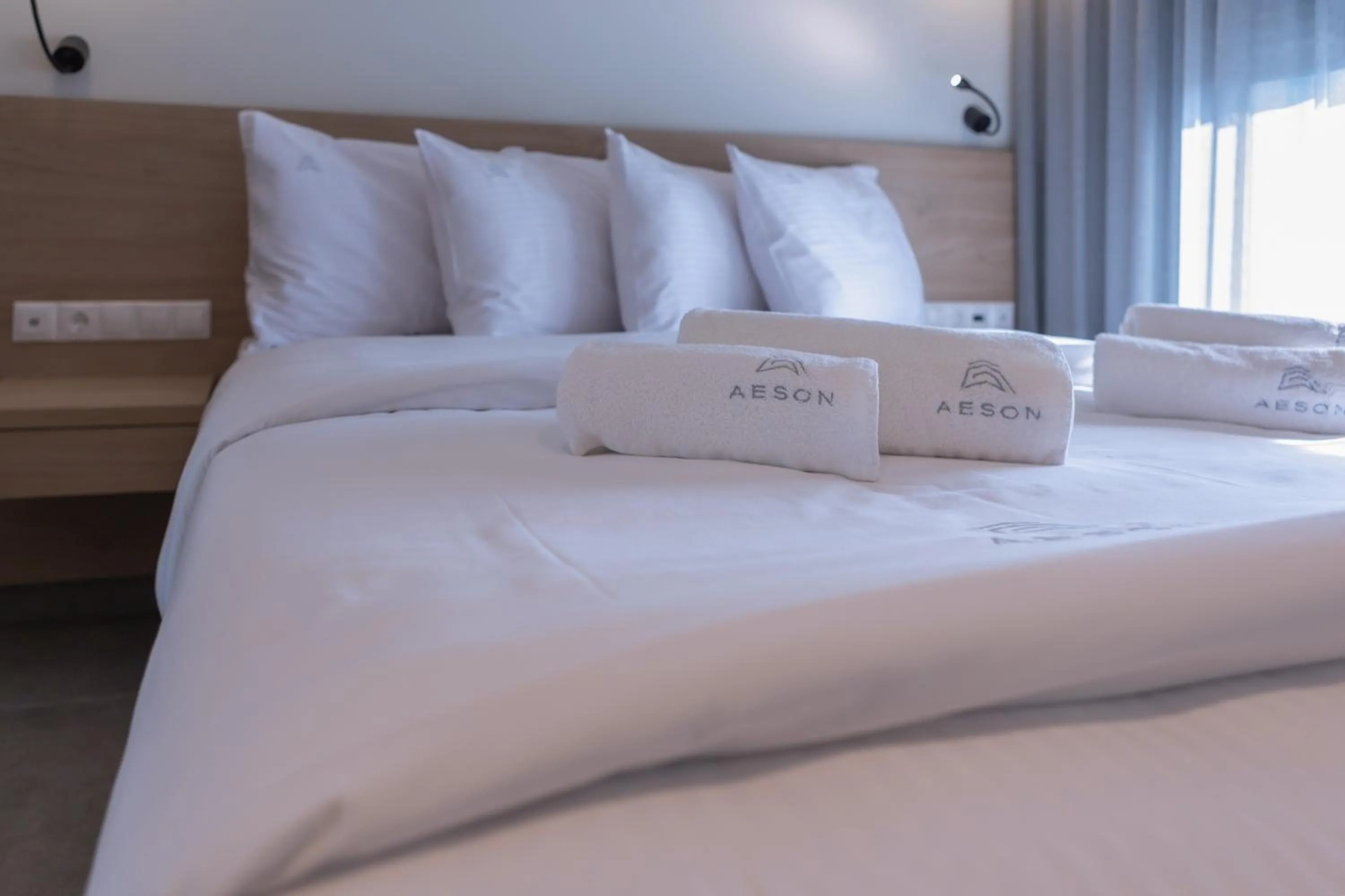 Bed in Aeson Premium Living