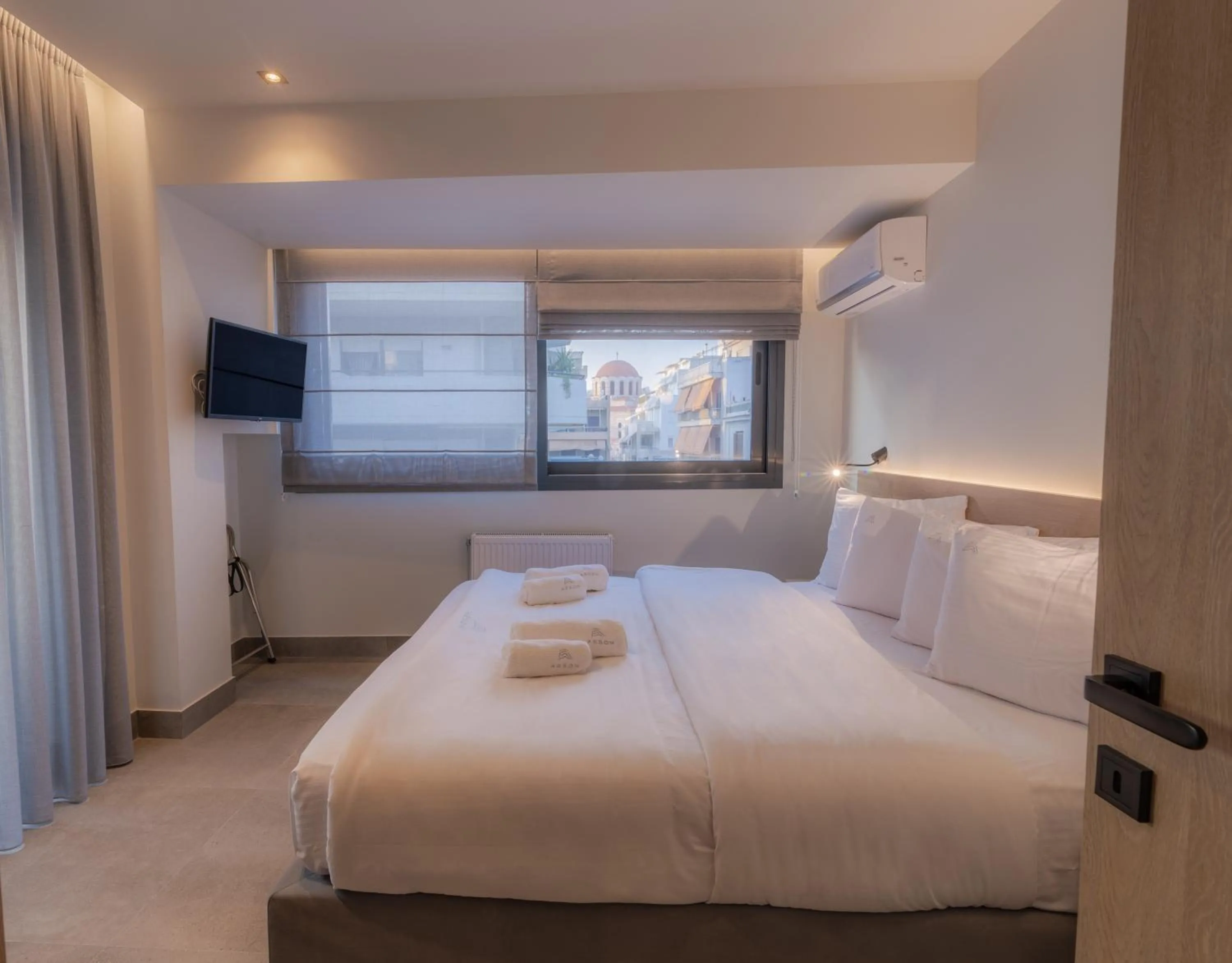 Bed in Aeson Premium Living
