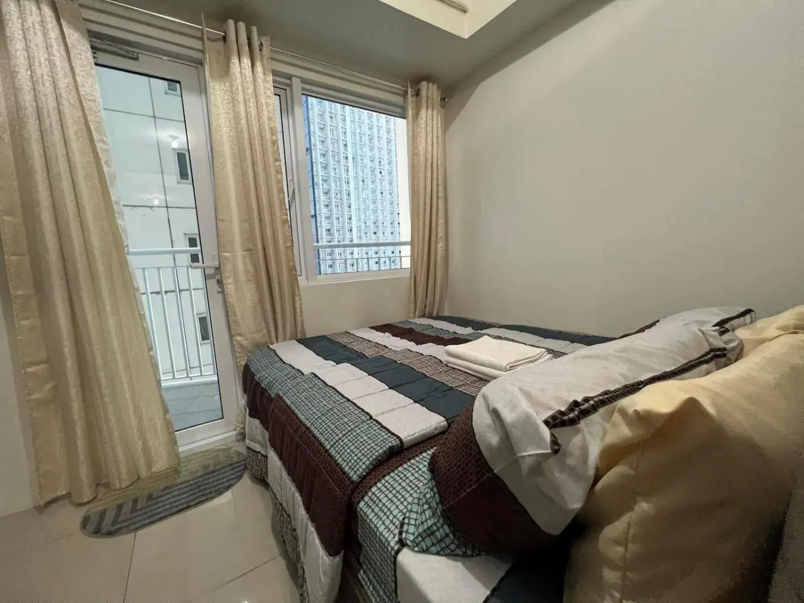 Bed in Jazz Residences Makati Bed in Jazz Residences Makati