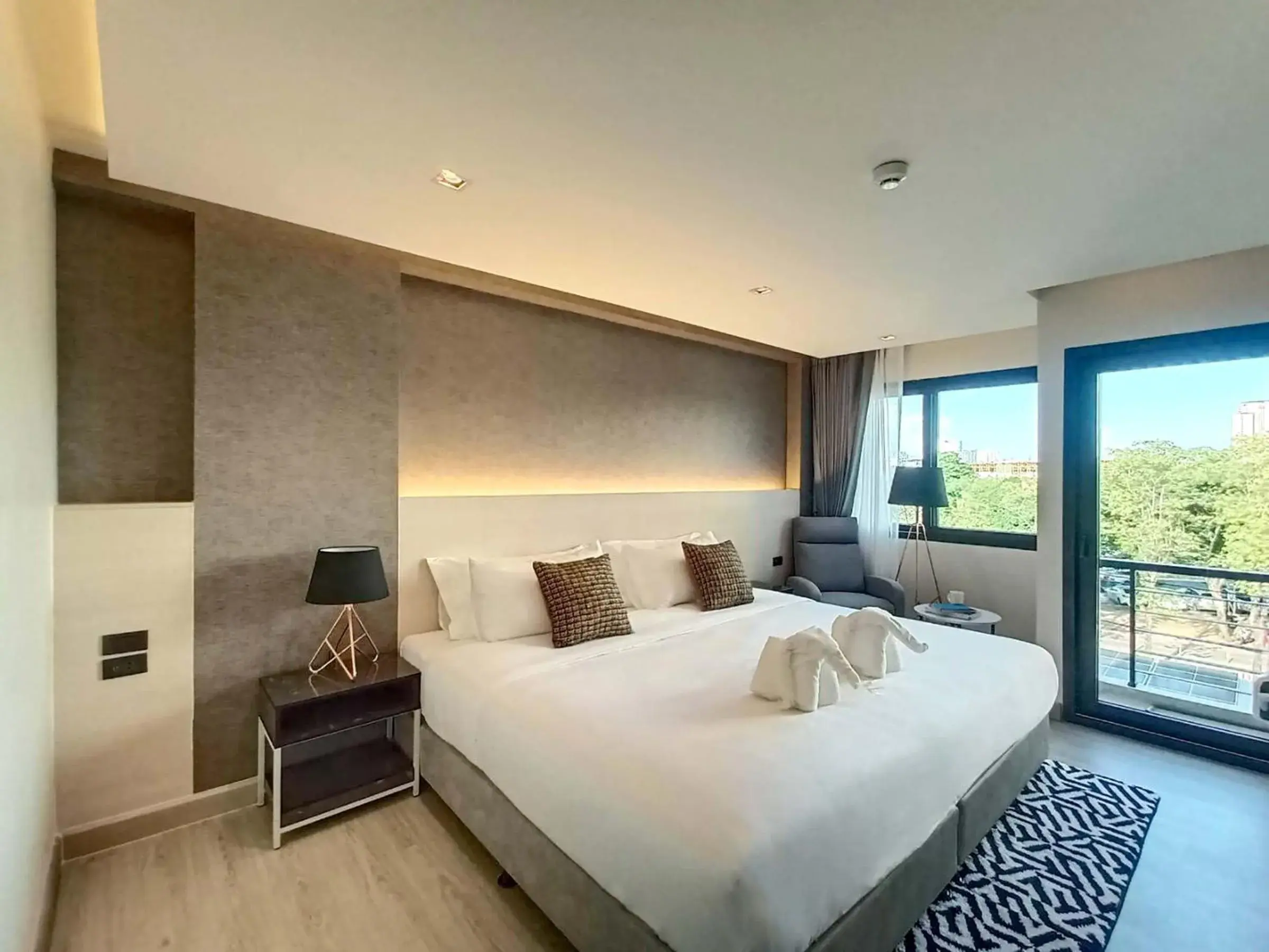 Balcony/Terrace, Bed in The 9 Residence Hotel Balcony/Terrace, Bed in The 9 Residence Hotel