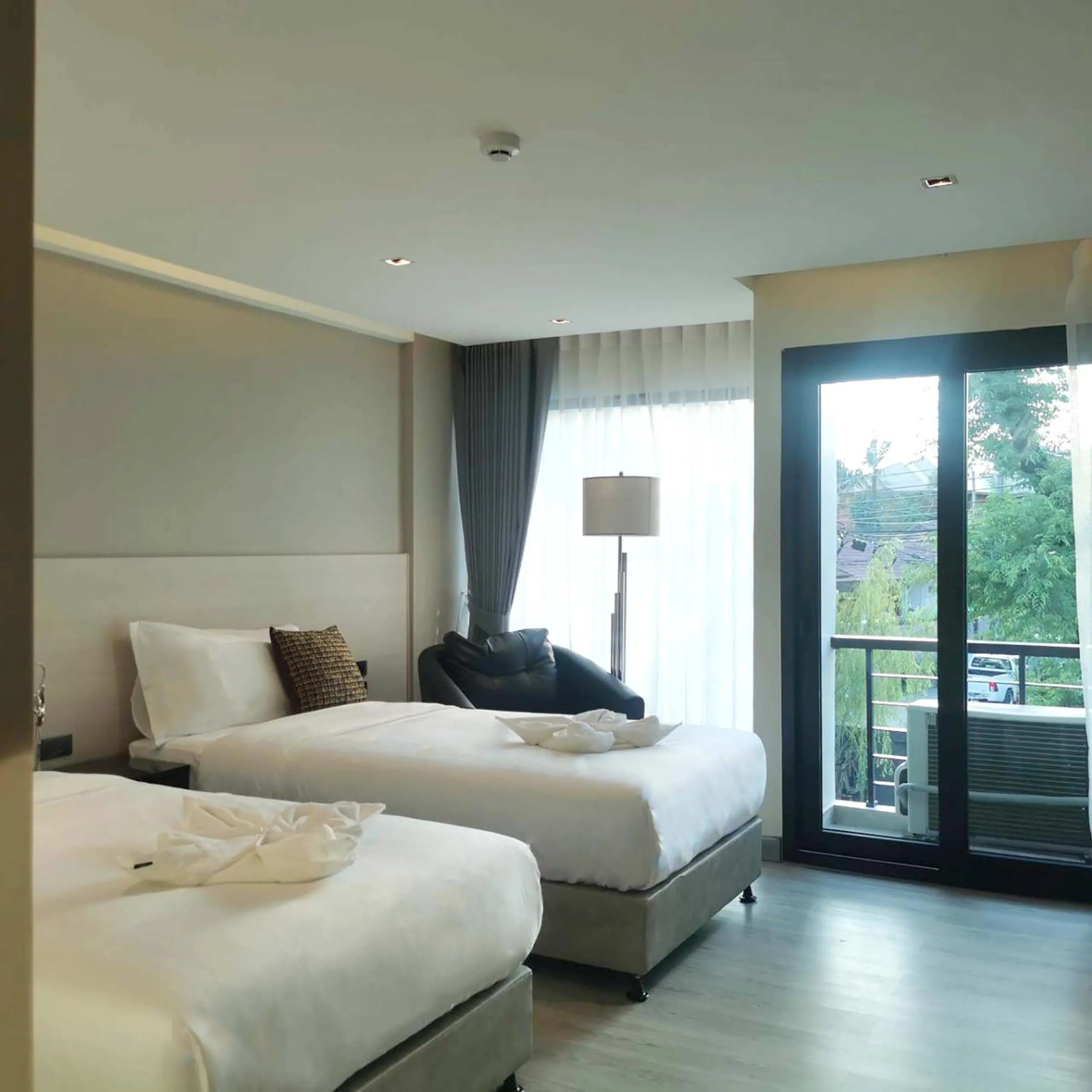 Balcony/Terrace, Bed in The 9 Residence Hotel