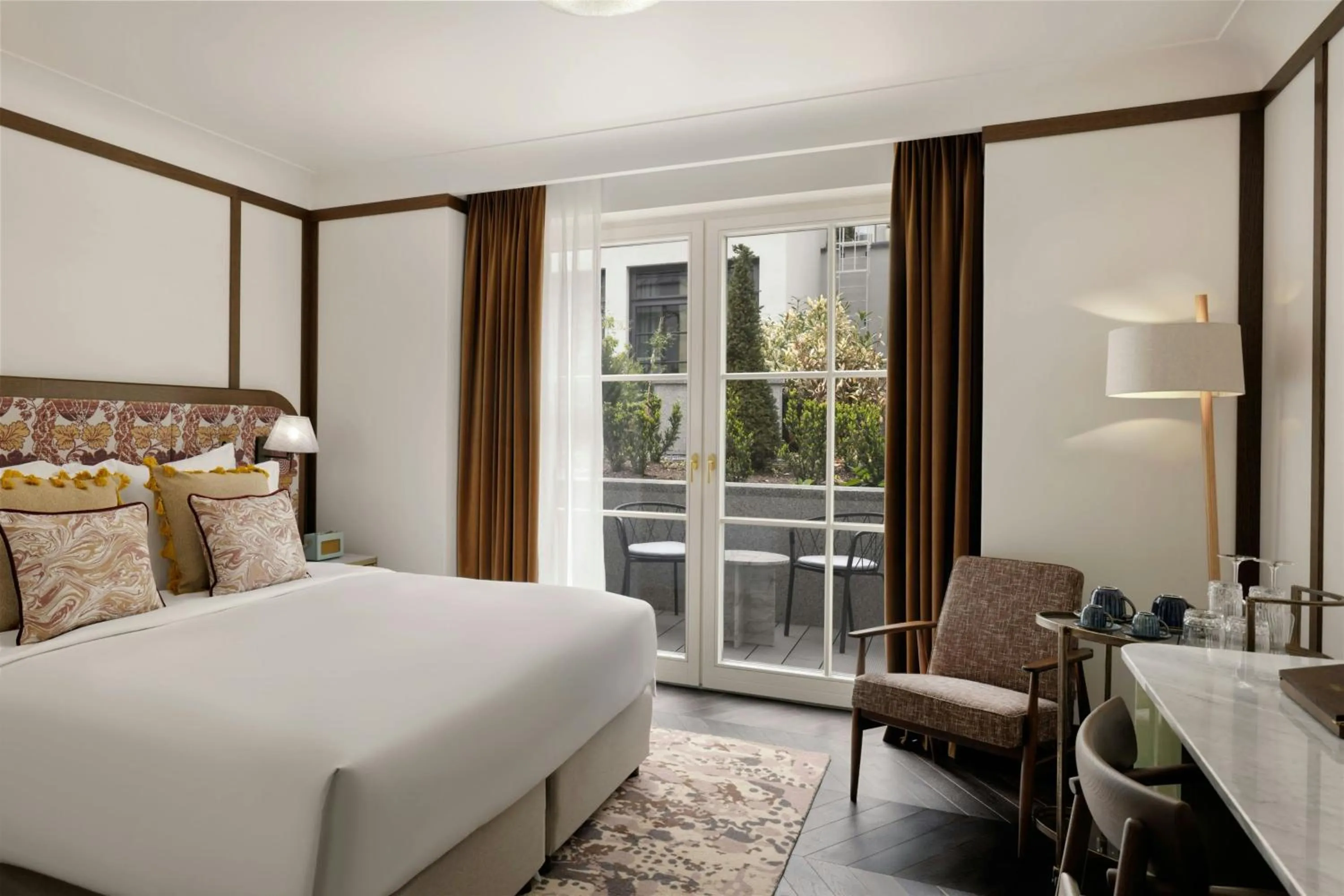 Photo of the whole room, Bed in Stradom House, Autograph Collection