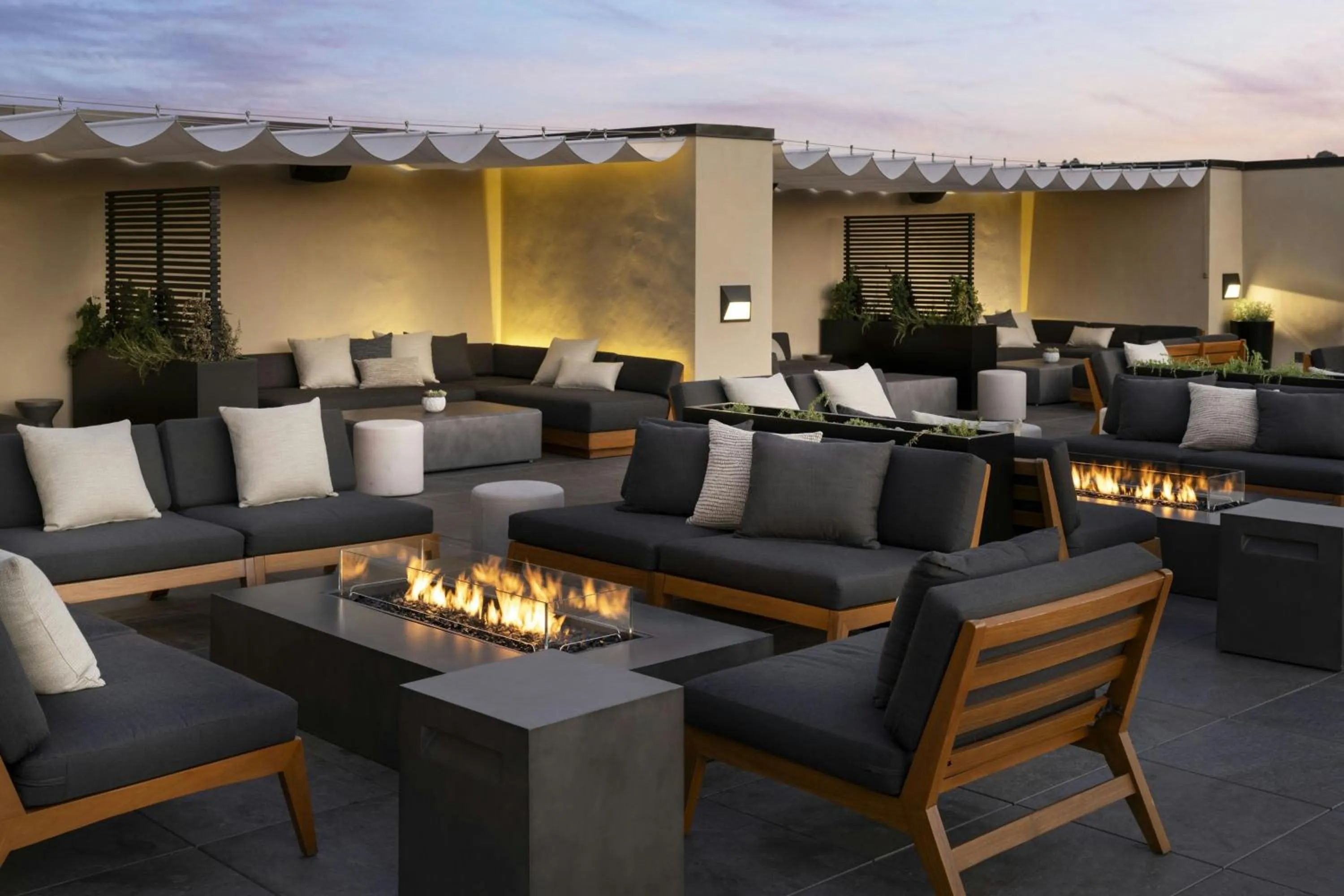 Restaurant/places to eat in AC Hotel San Rafael Downtown