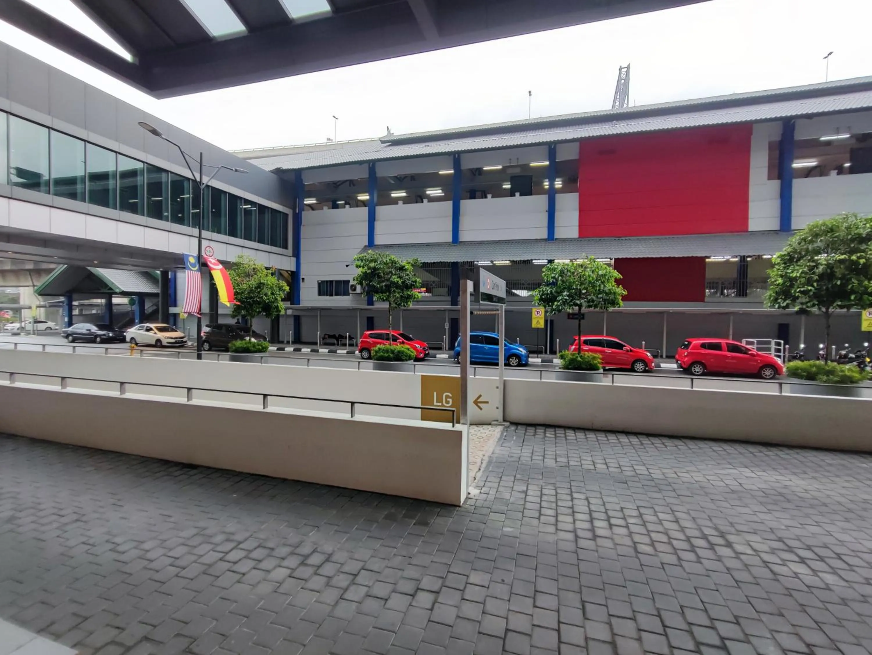 Day in Stylish KL Suite, KLCC View, Next to LRT, Datum Jelatek By Atlantis Management