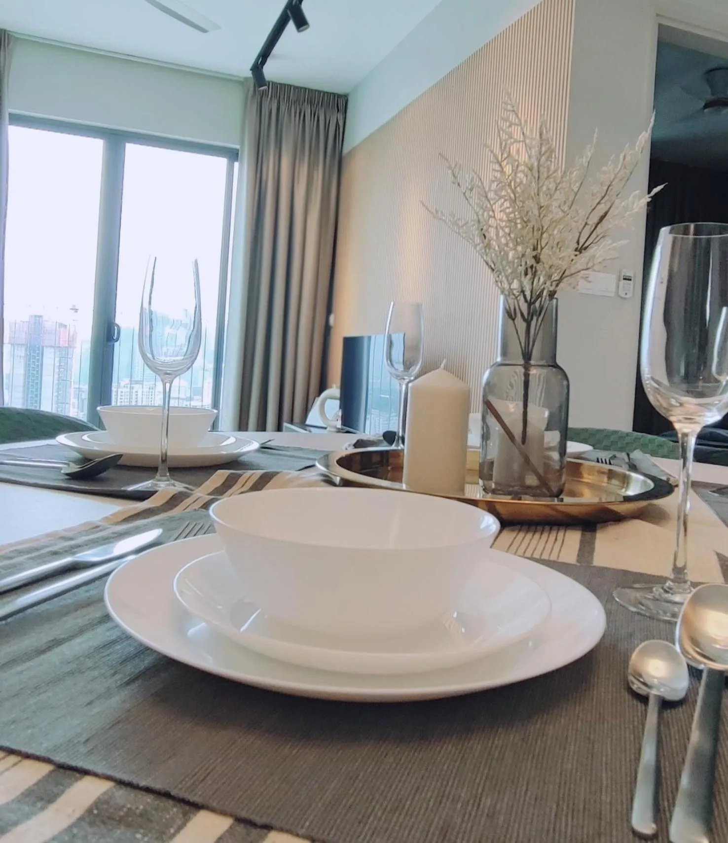 Living room in Stylish KL Suite, KLCC View, Next to LRT, Datum Jelatek By Atlantis Management