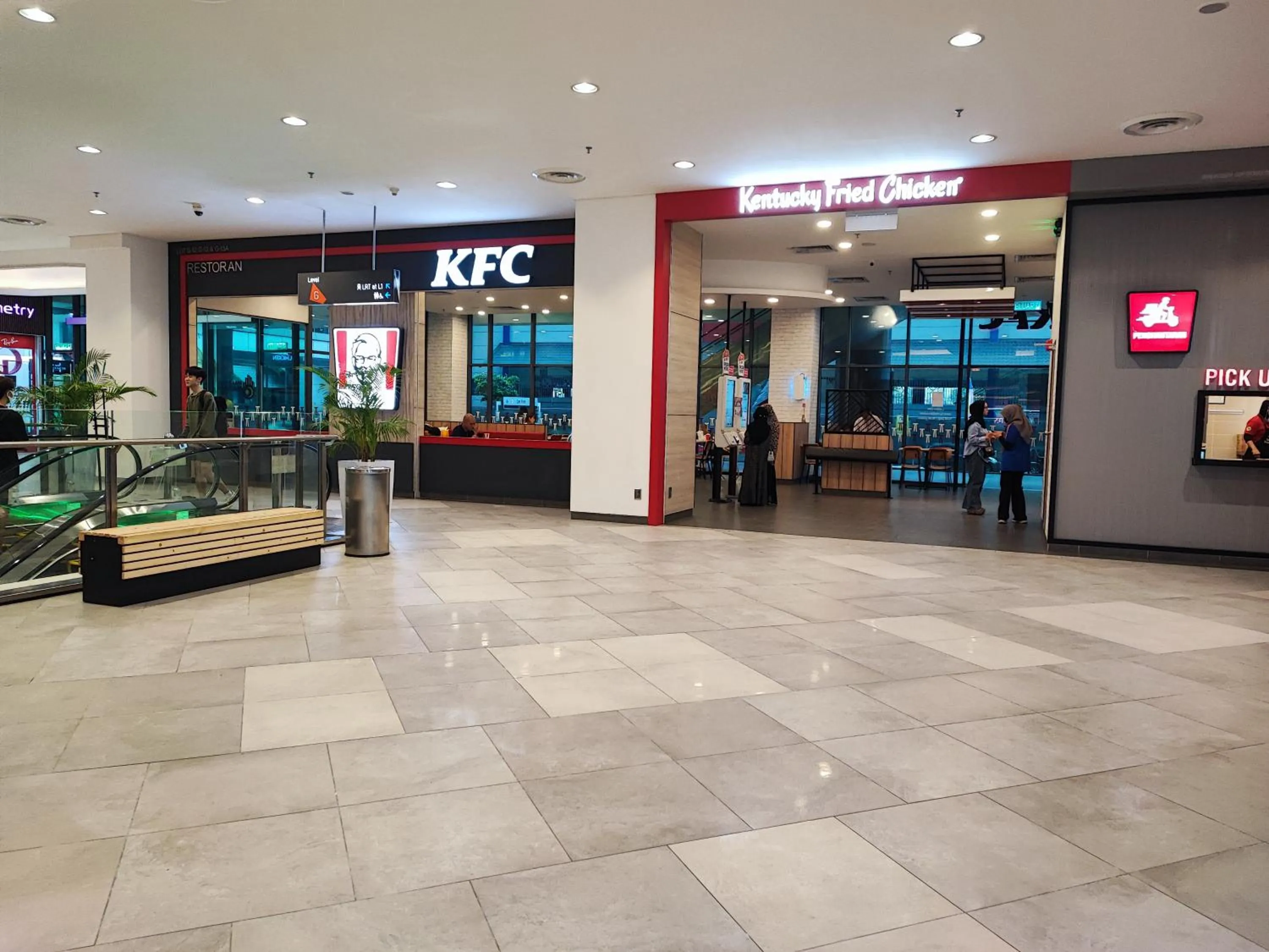 Restaurant/places to eat in Stylish KL Suite, KLCC View, Next to LRT, Datum Jelatek By Atlantis Management