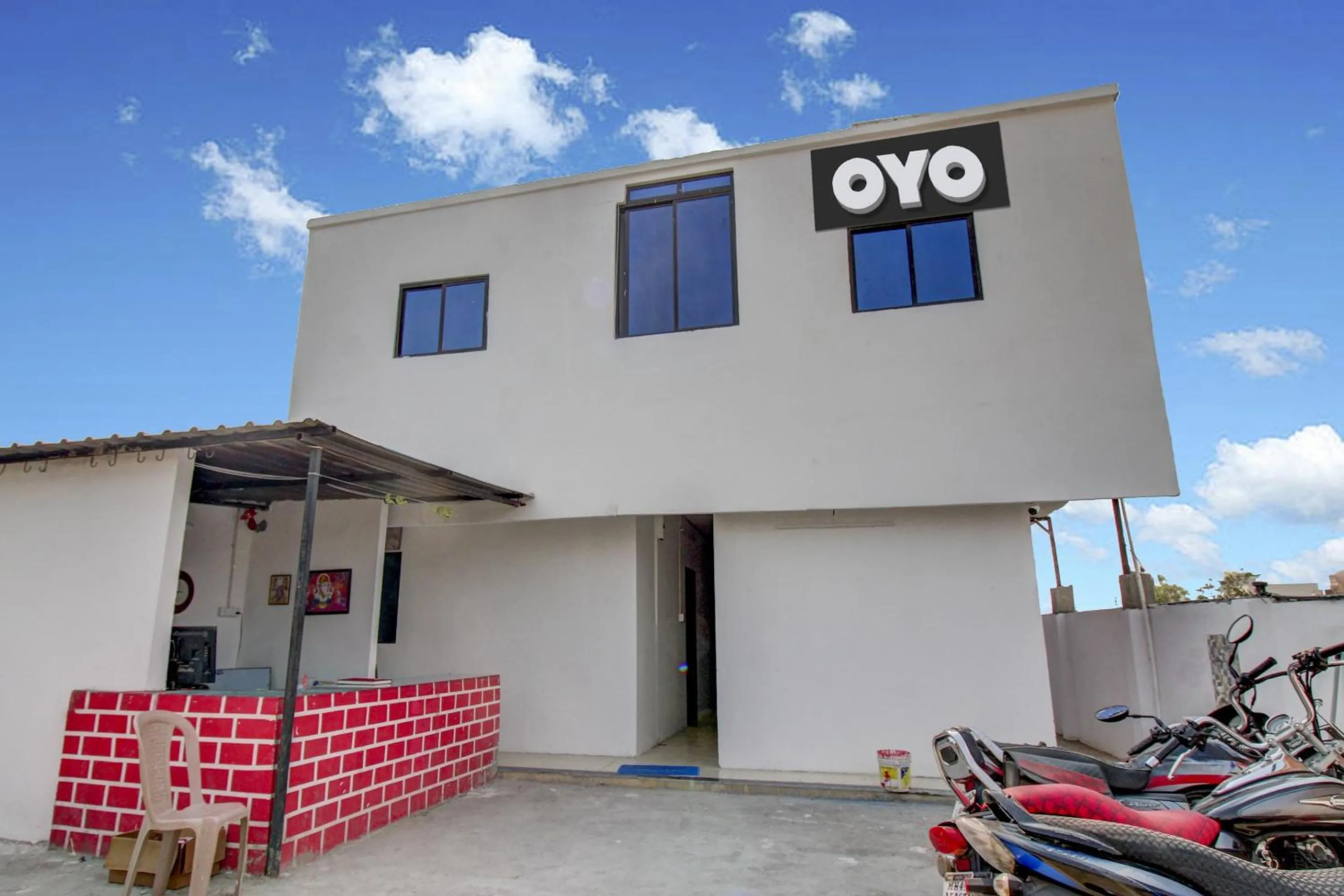 Facade/entrance in Hotel O Kings