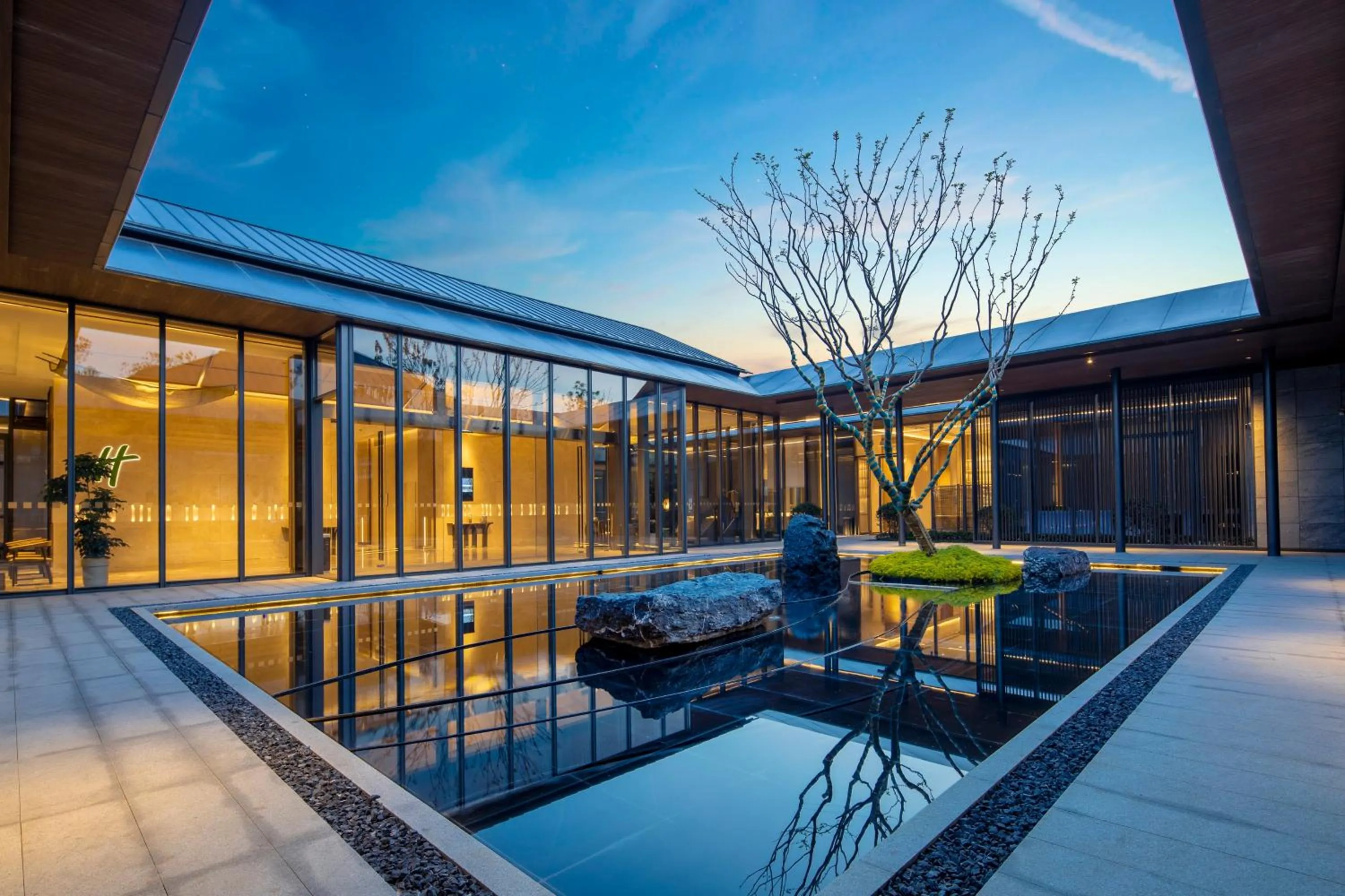 Property building in Holiday Inn Deqing Xinshi Ancient Town, an IHG Hotel