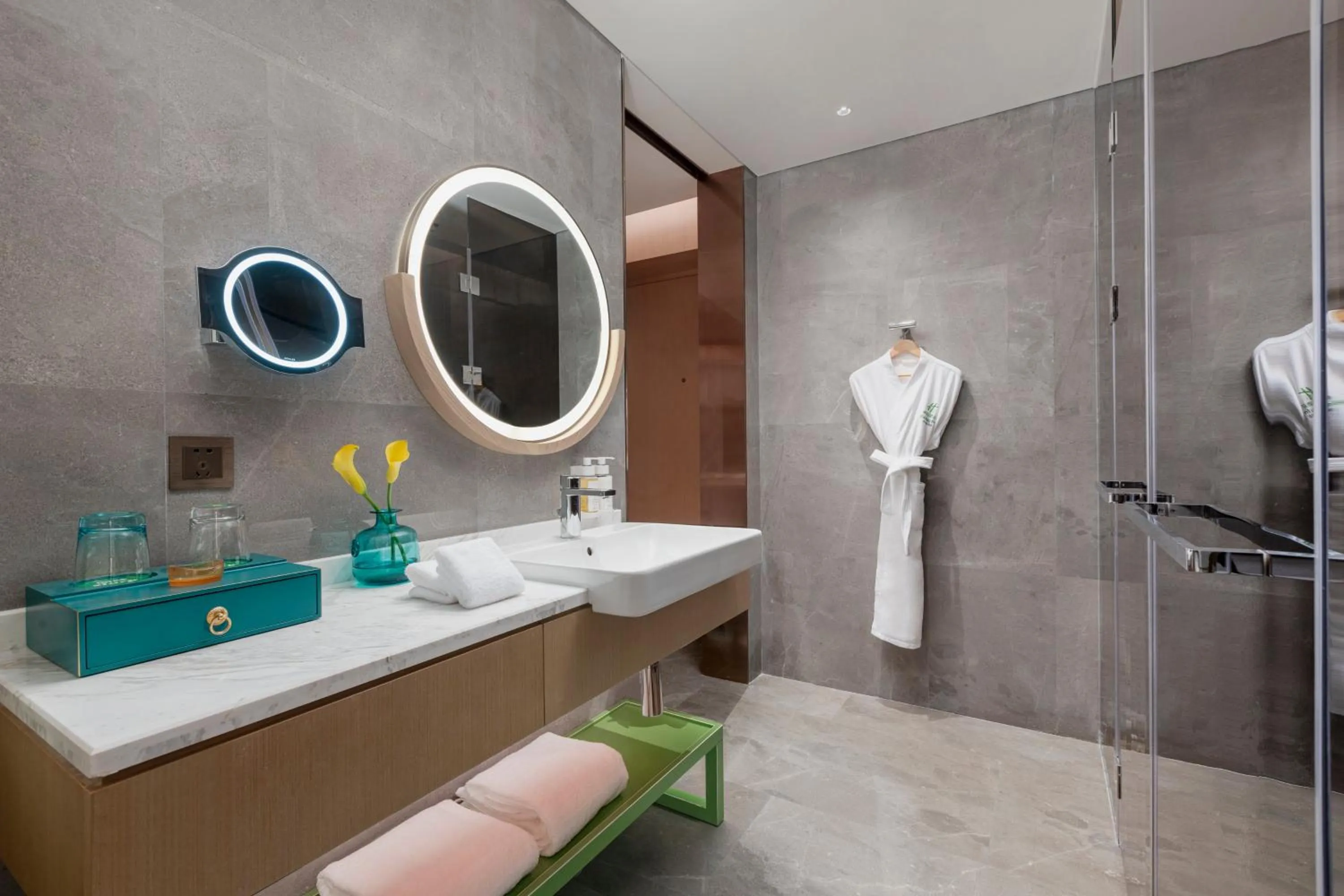 Bathroom in Holiday Inn Deqing Xinshi Ancient Town, an IHG Hotel