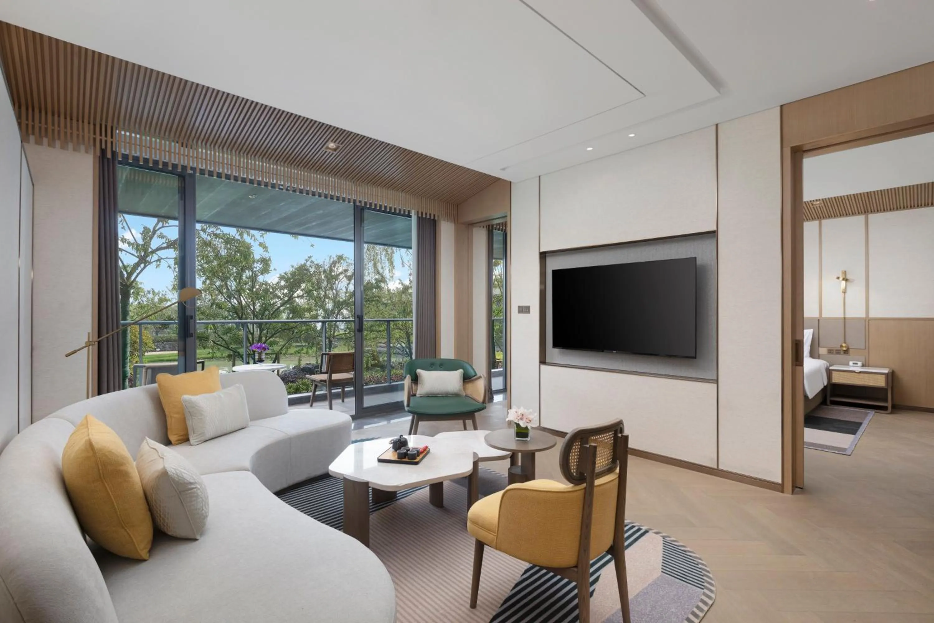 Photo of the whole room, Seating Area in Holiday Inn Deqing Xinshi Ancient Town, an IHG Hotel