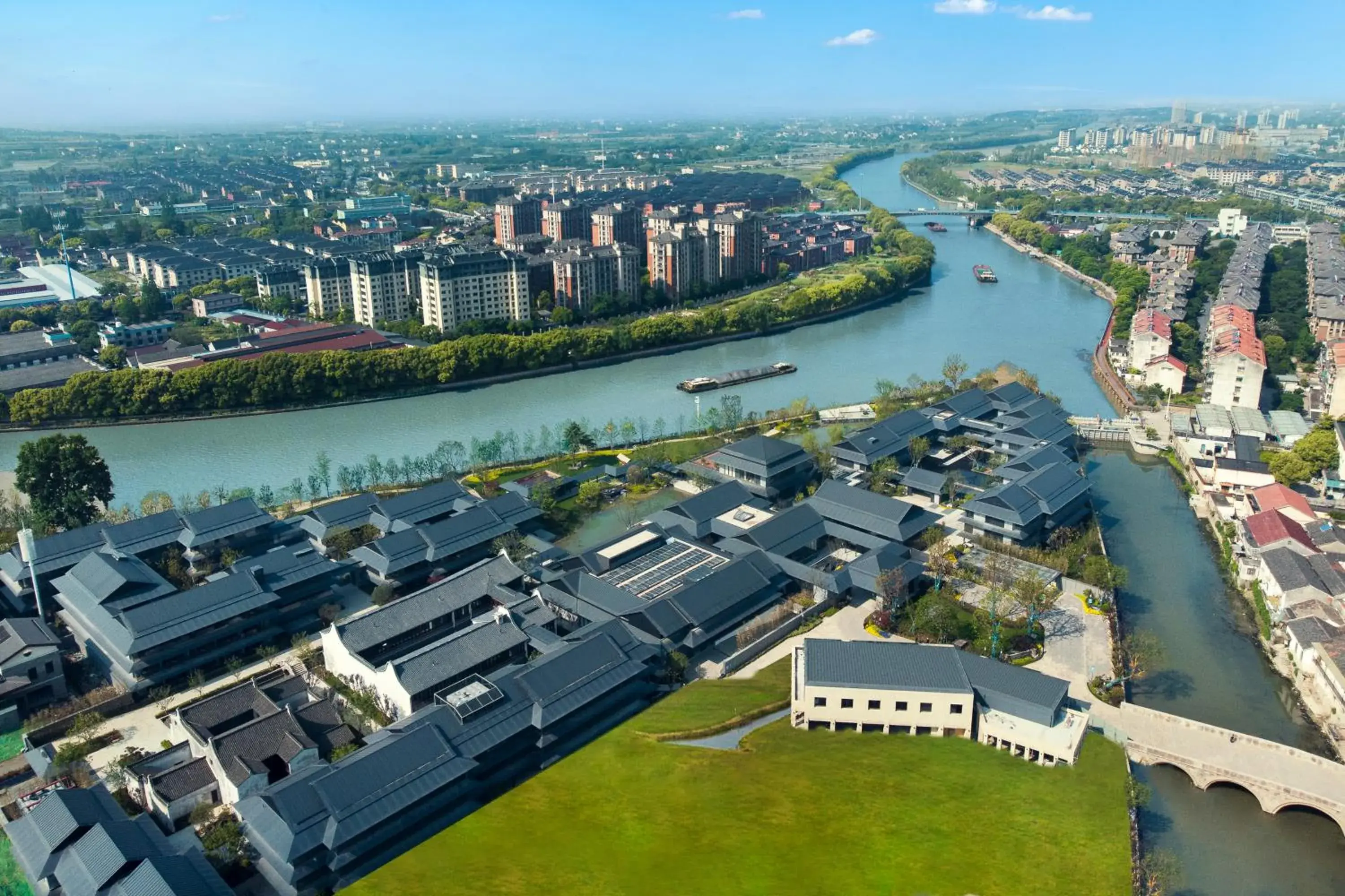 Property building, Bird's-eye View in Holiday Inn Deqing Xinshi Ancient Town, an IHG Hotel Property building, Bird's-eye View in Holiday Inn Deqing Xinshi Ancient Town, an IHG Hotel