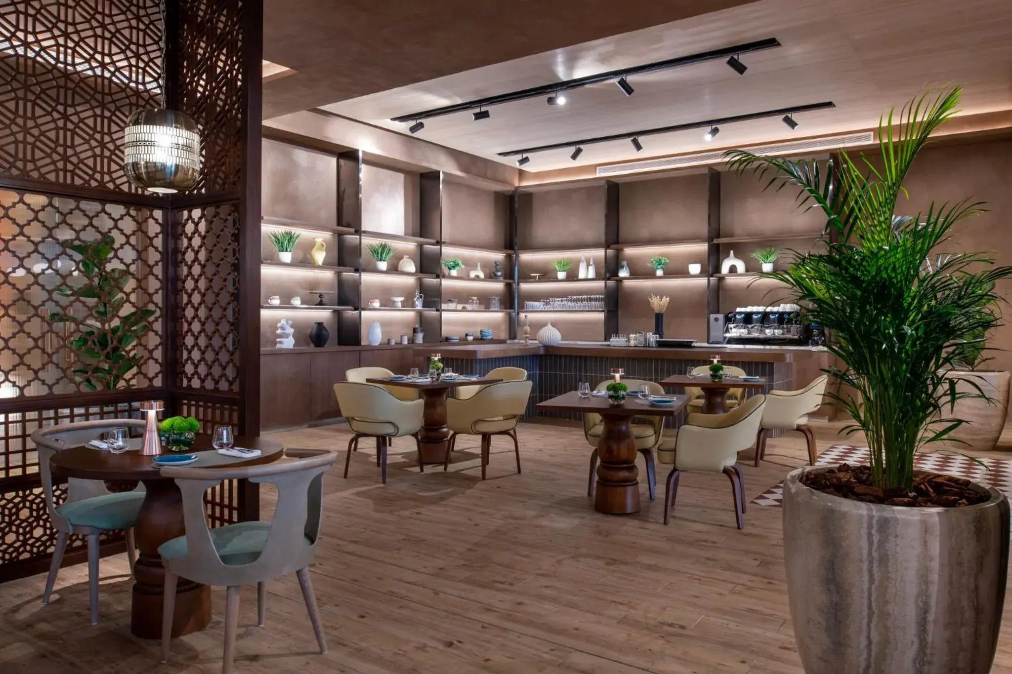 Restaurant/places to eat in Abesq Doha Hotel and Residences, an IHG Hotel Restaurant/places to eat in Abesq Doha Hotel and Residences, an IHG Hotel