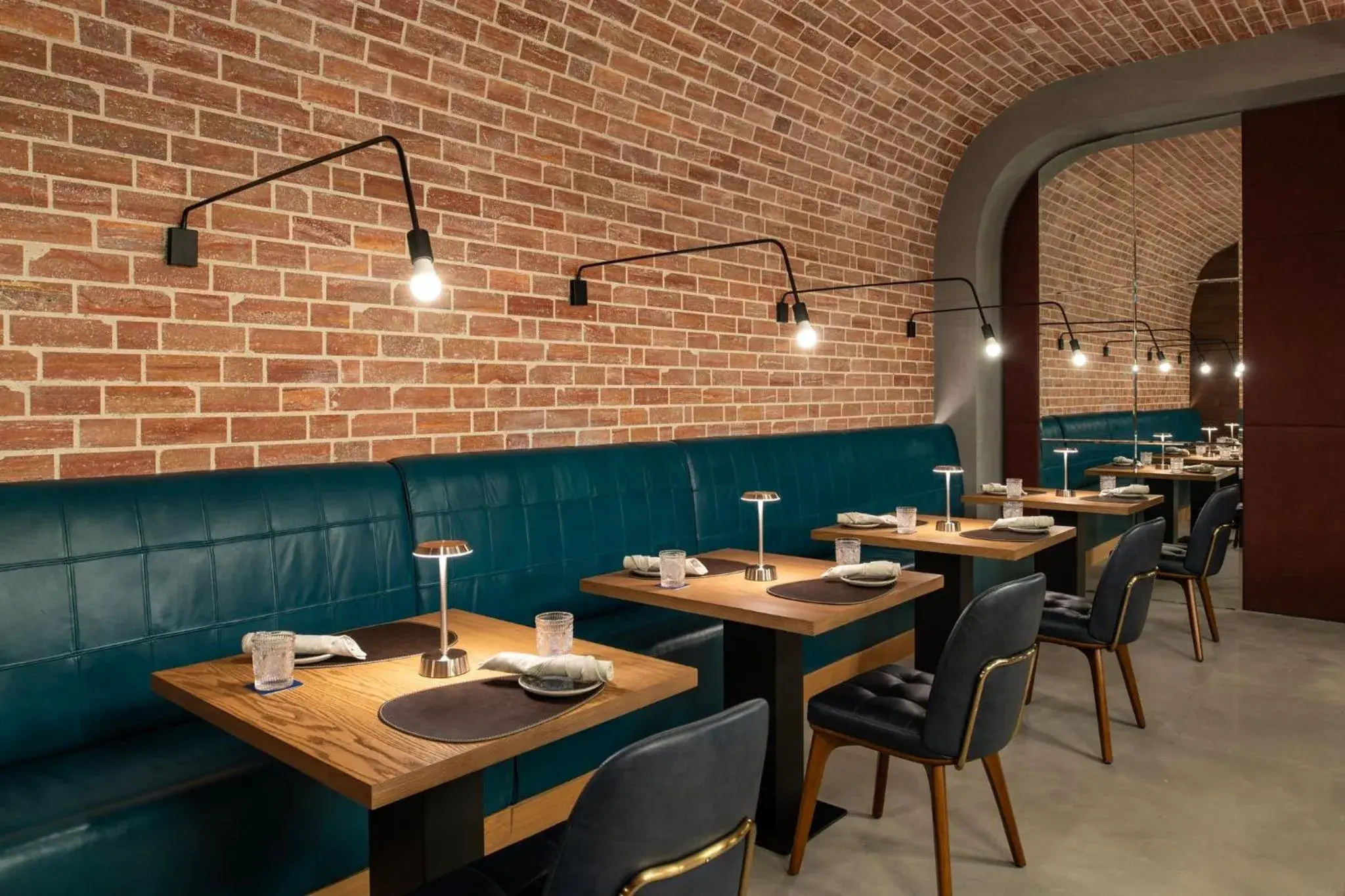 Restaurant/places to eat in Abesq Doha Hotel and Residences, an IHG Hotel Restaurant/places to eat in Abesq Doha Hotel and Residences, an IHG Hotel