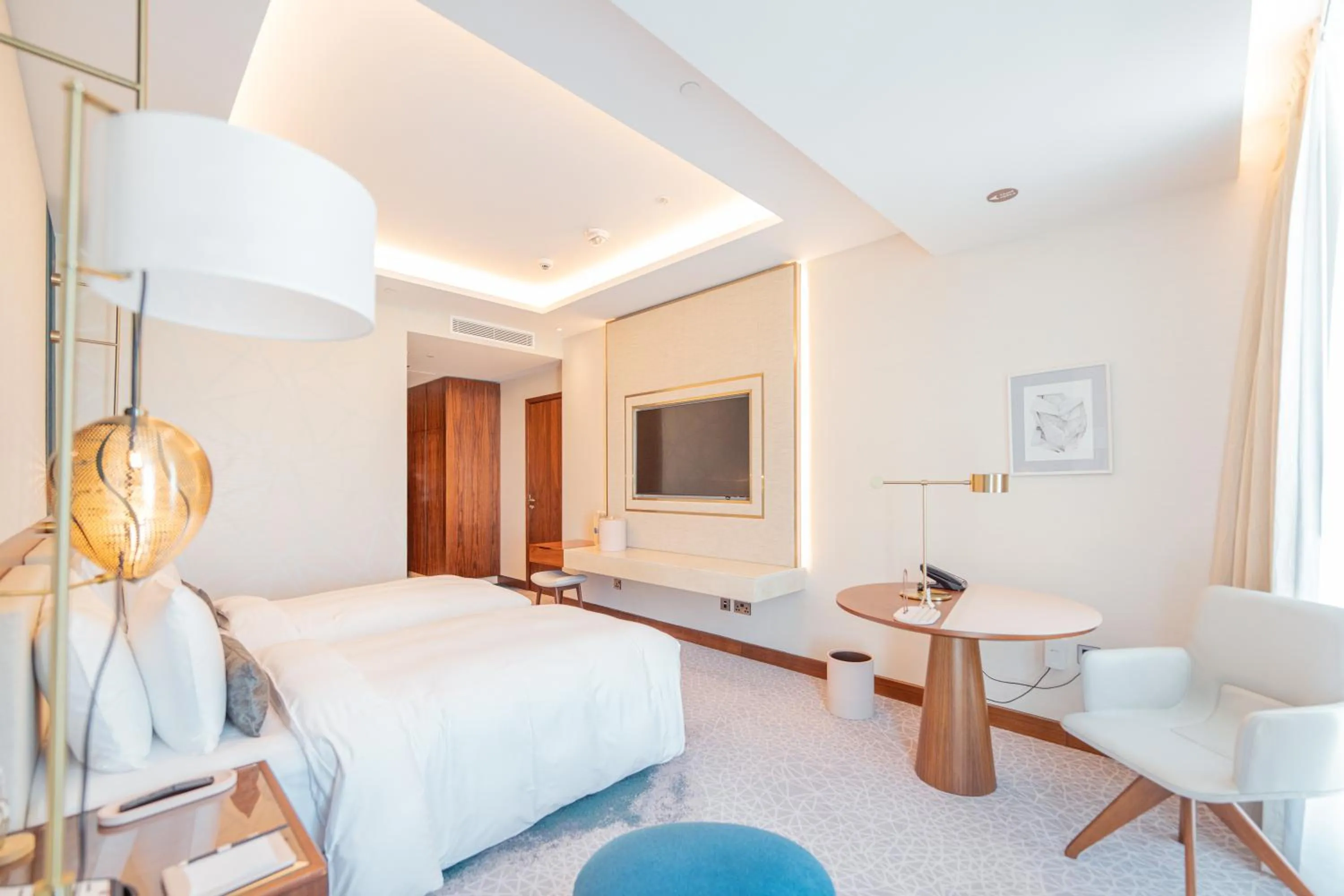 Bedroom, Bed in Abesq Doha Hotel and Residences, an IHG Hotel