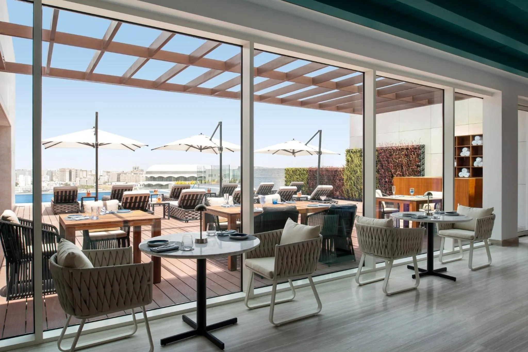 Restaurant/places to eat in Abesq Doha Hotel and Residences, an IHG Hotel