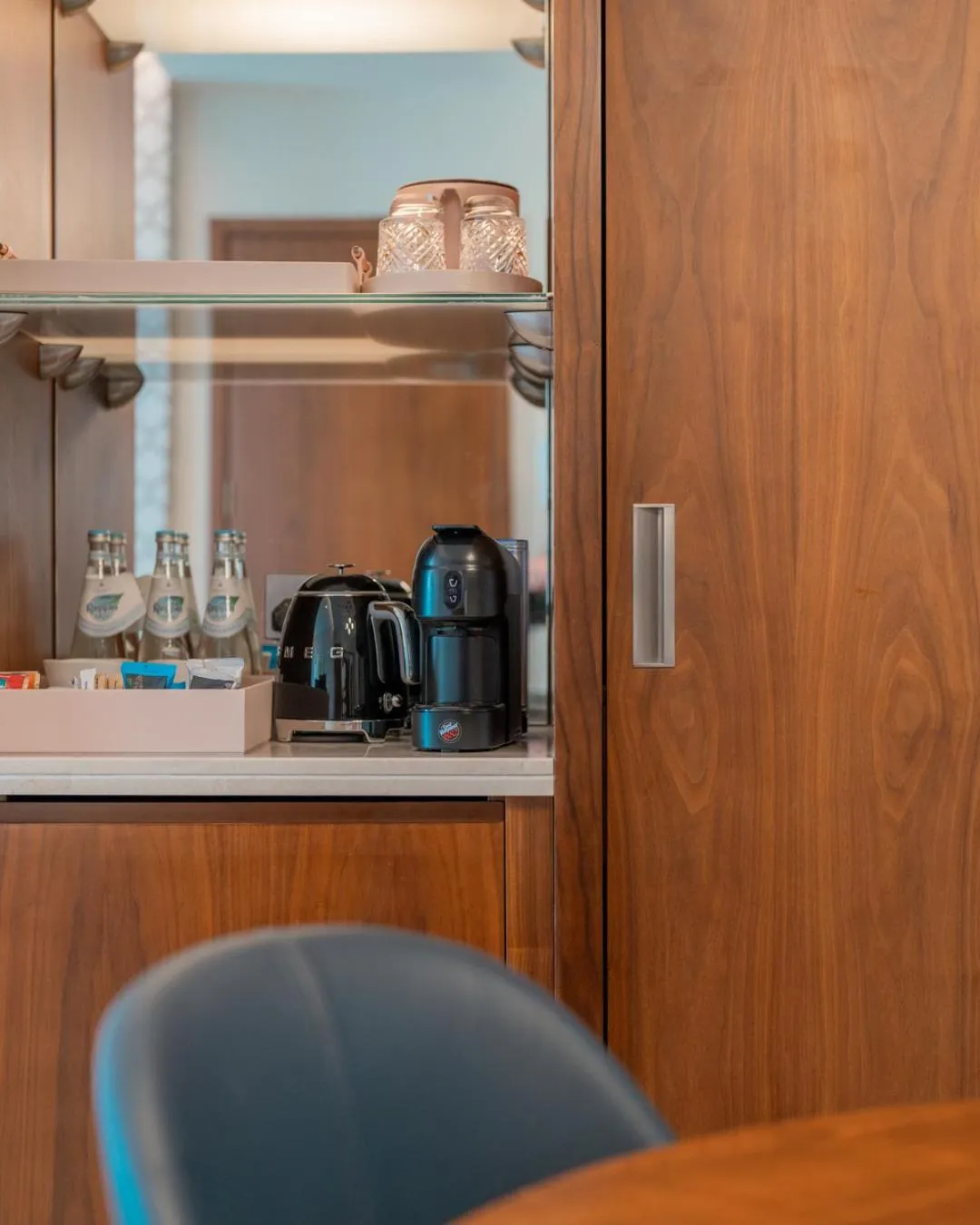 Coffee/tea facilities in Abesq Doha Hotel and Residences, an IHG Hotel