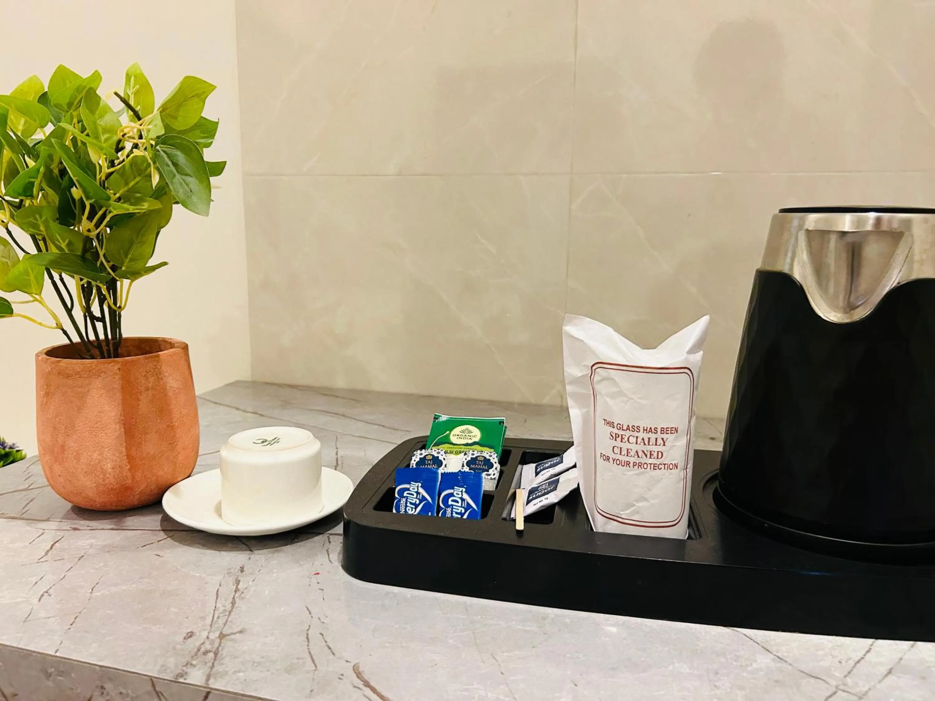 Coffee/tea facilities in Amahi Inn I Signature Towers