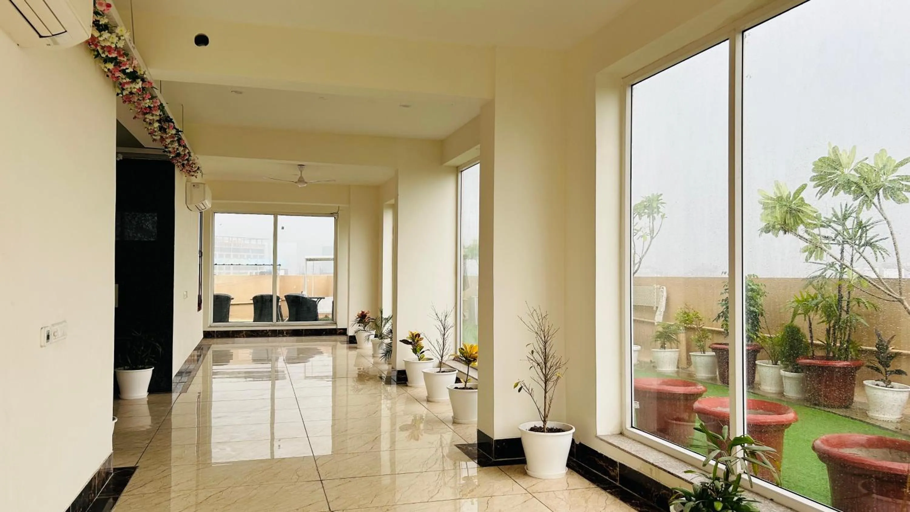 Garden in Amahi Inn I Signature Towers