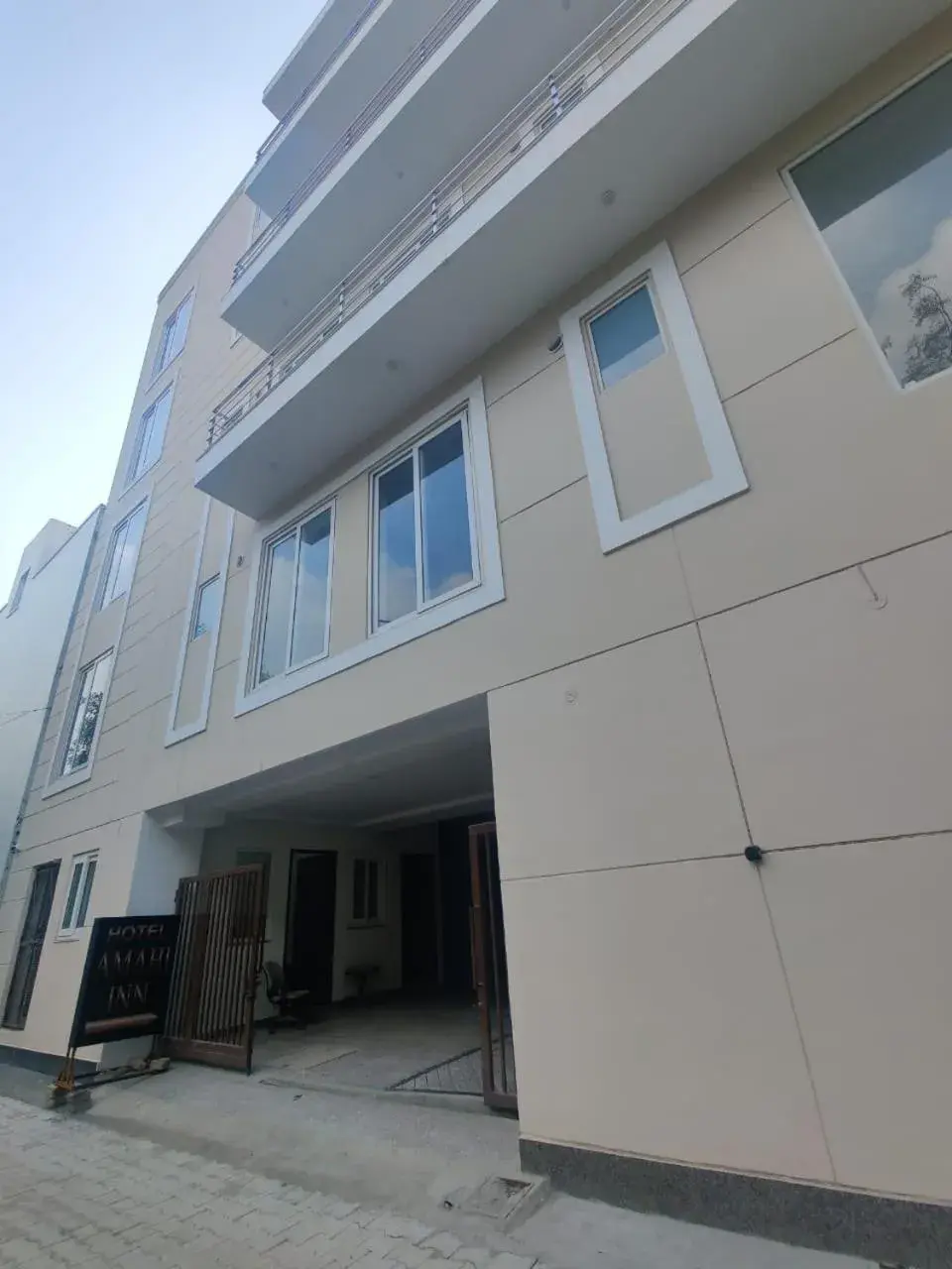 Property building in Amahi Inn I Signature Towers Property building in Amahi Inn I Signature Towers